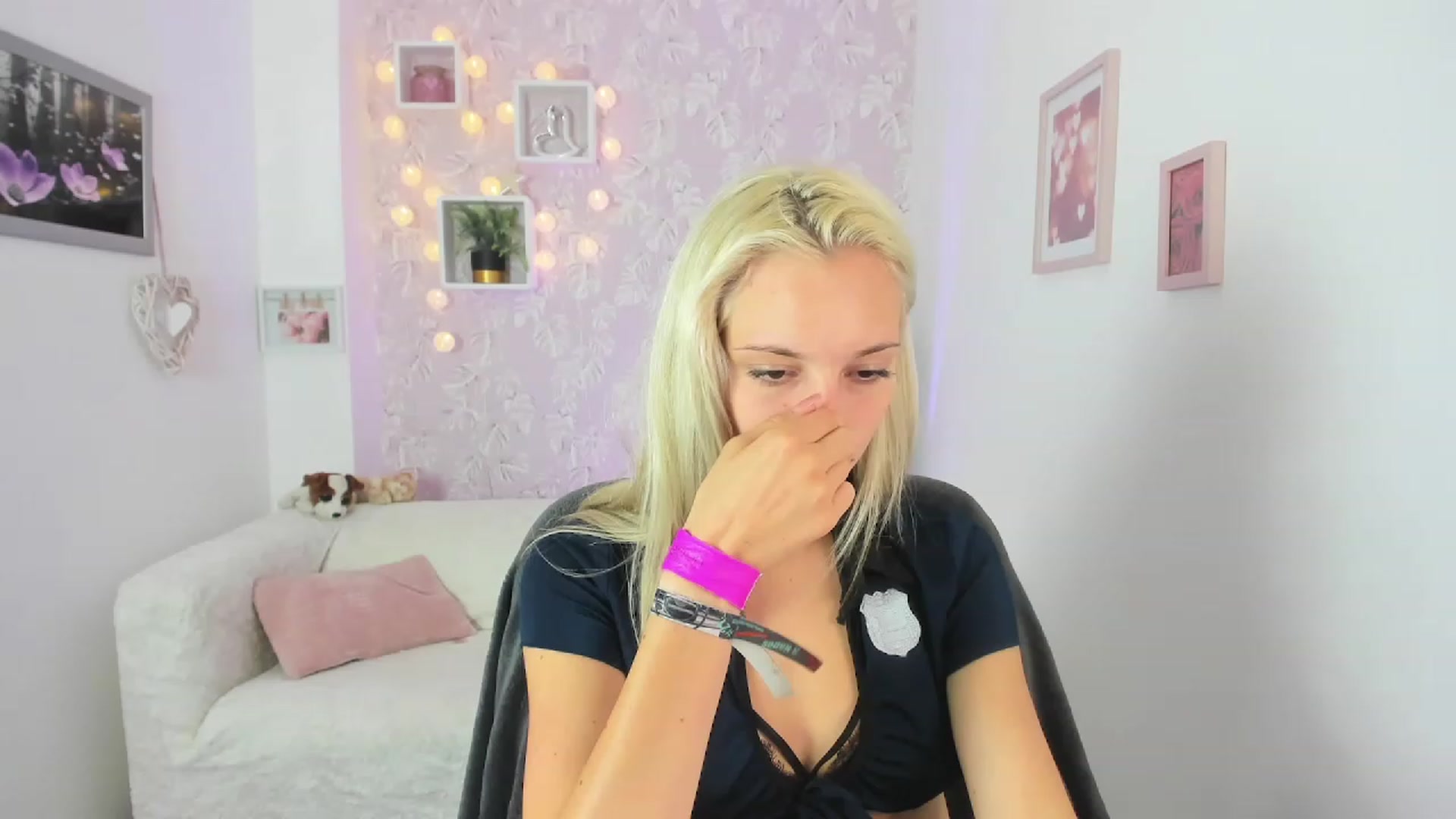 Gallery image thumbnail from Lexy_Belle18's myfreecams stream on, 07/26/2023, 09:32 image 17 of 20