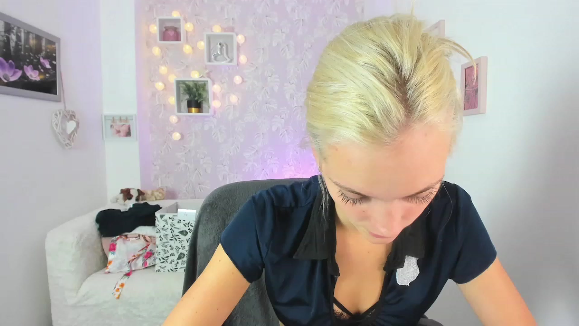 Gallery image thumbnail from Lexy_Belle18's myfreecams stream on, 07/26/2023, 10:39 image 7 of 20