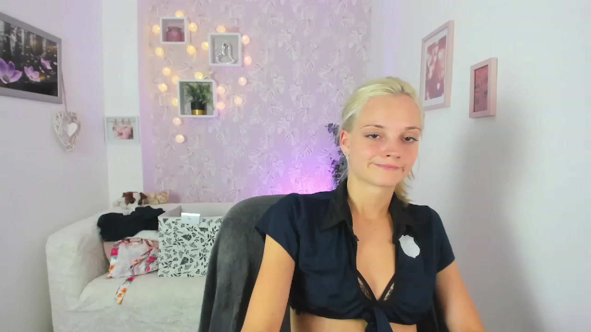 Gallery image thumbnail from Lexy_Belle18's myfreecams stream on, 07/26/2023, 10:39 image 8 of 20