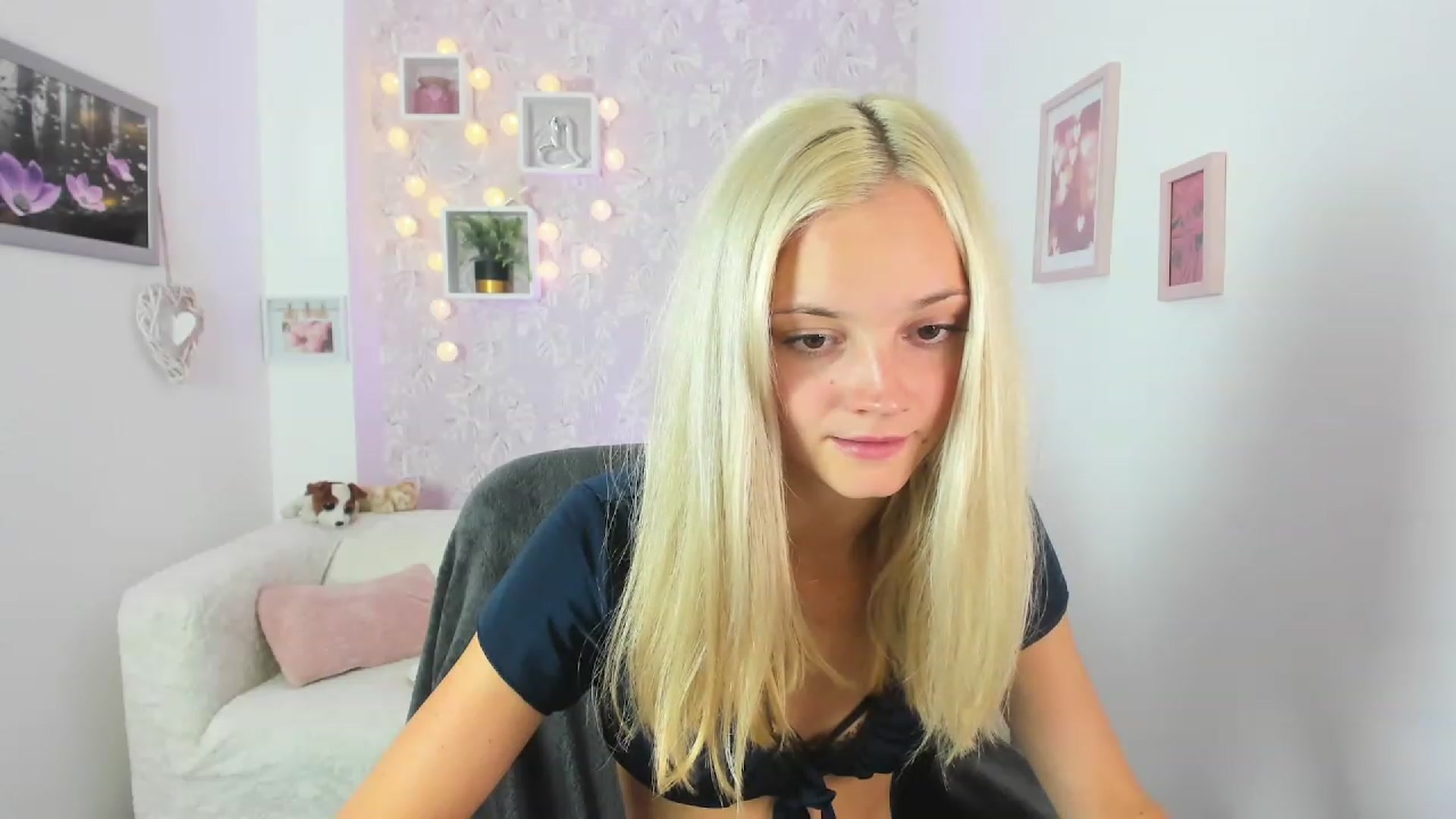 Gallery image thumbnail from Lexy_Belle18's myfreecams stream on, 07/26/2023, 12:34 image 15 of 20