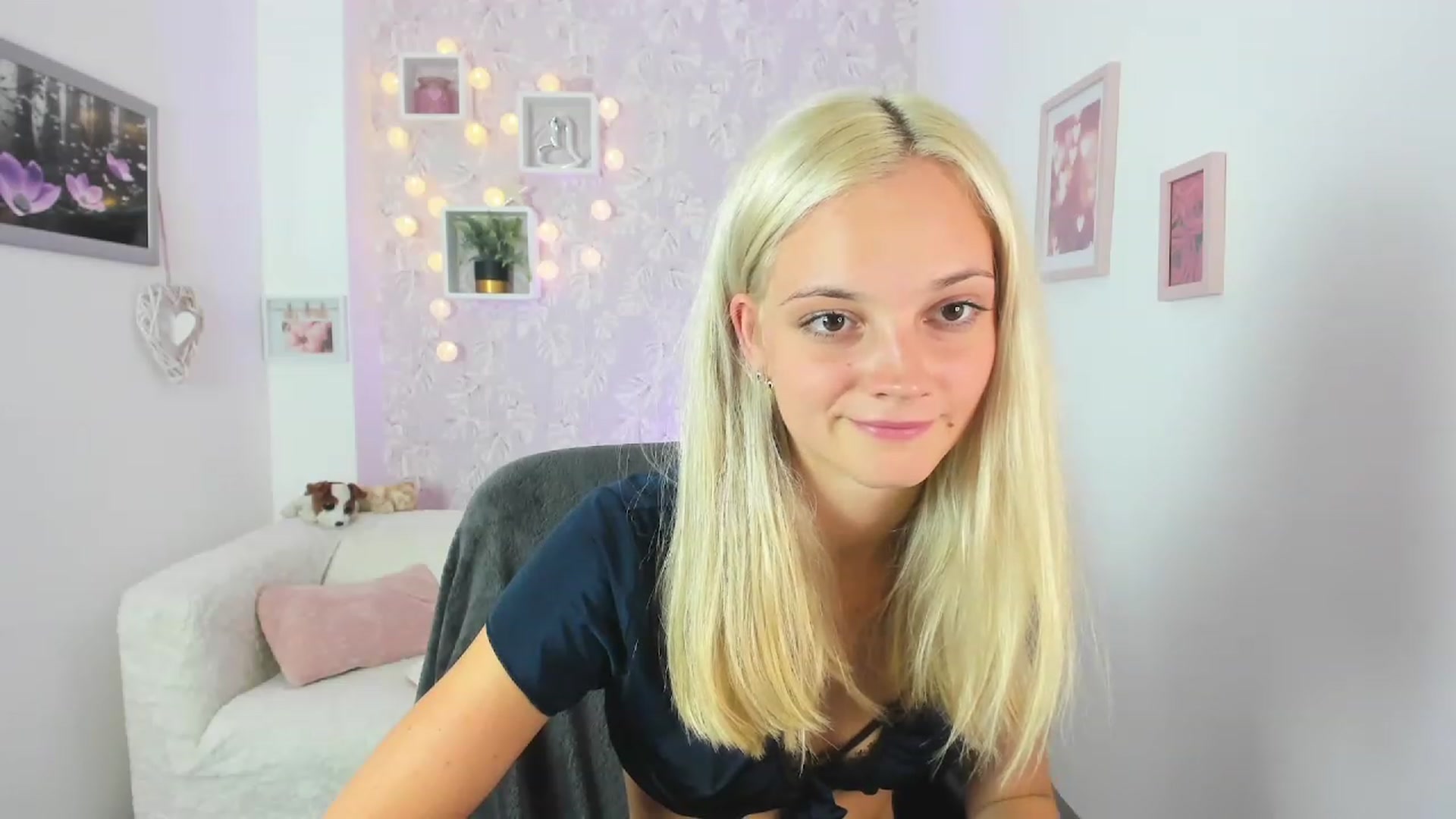 Gallery image thumbnail from Lexy_Belle18's myfreecams stream on, 07/26/2023, 12:34 image 16 of 20