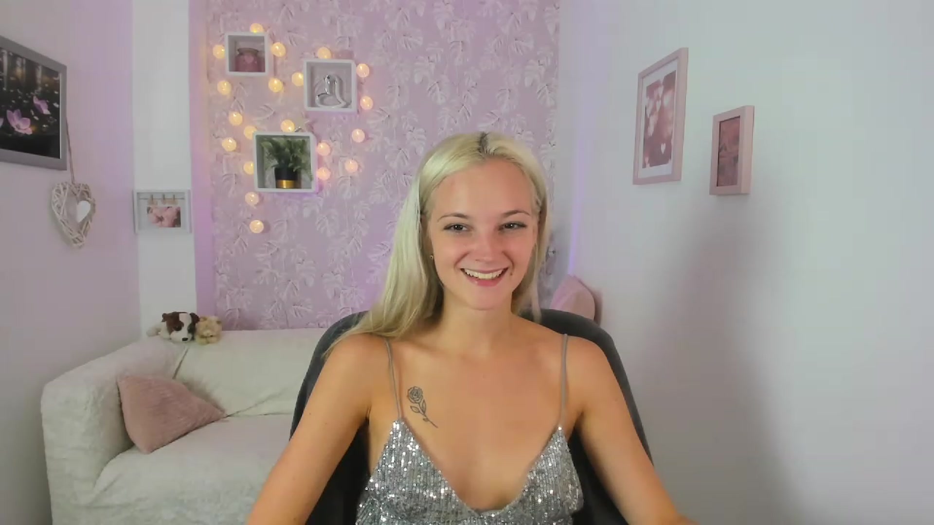 Gallery image thumbnail from Lexy_Belle18's myfreecams stream on, 07/28/2023, 11:47 image 11 of 20