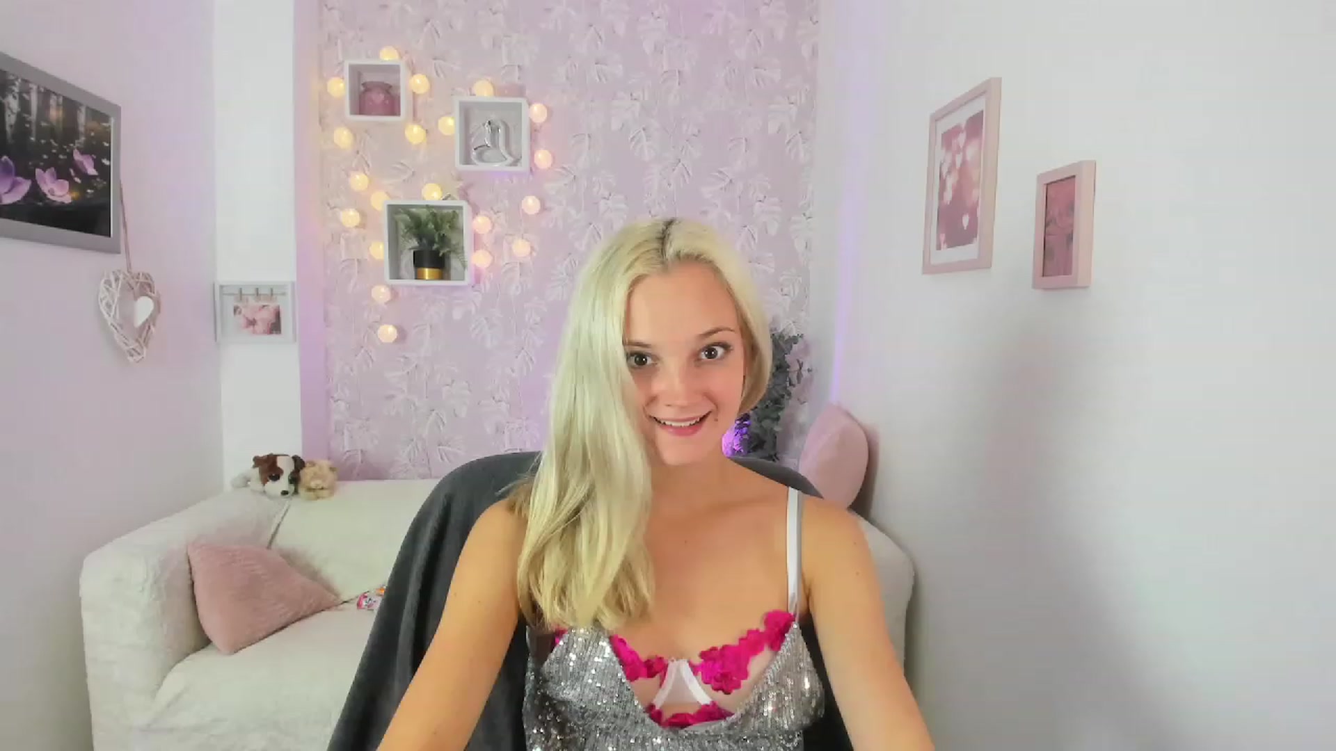 Gallery image thumbnail from Lexy_Belle18's myfreecams stream on, 07/28/2023, 12:47 image 2 of 20