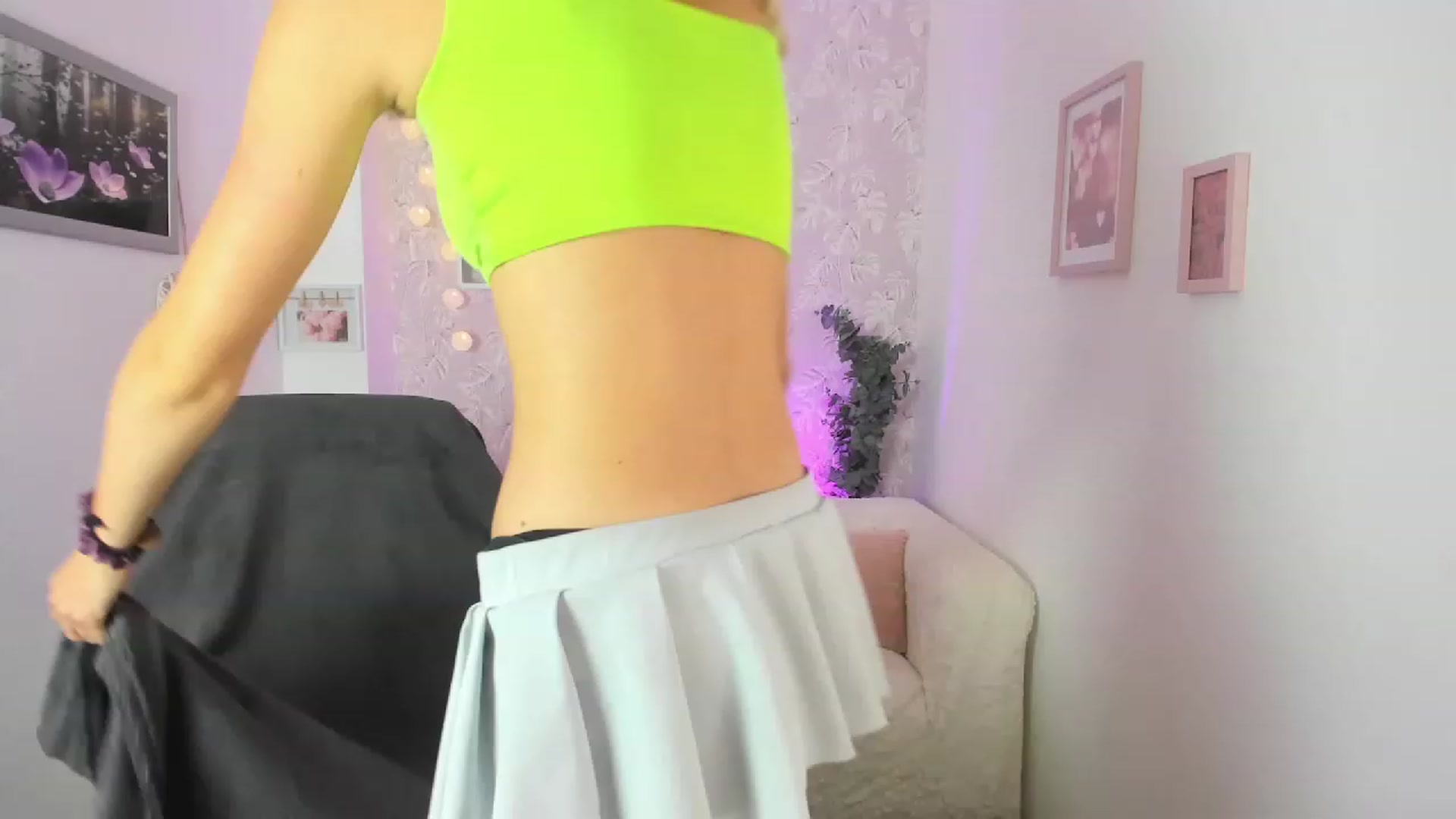 Gallery image thumbnail from Lexy_Belle18's myfreecams stream on, 07/31/2023, 09:08 image 15 of 20