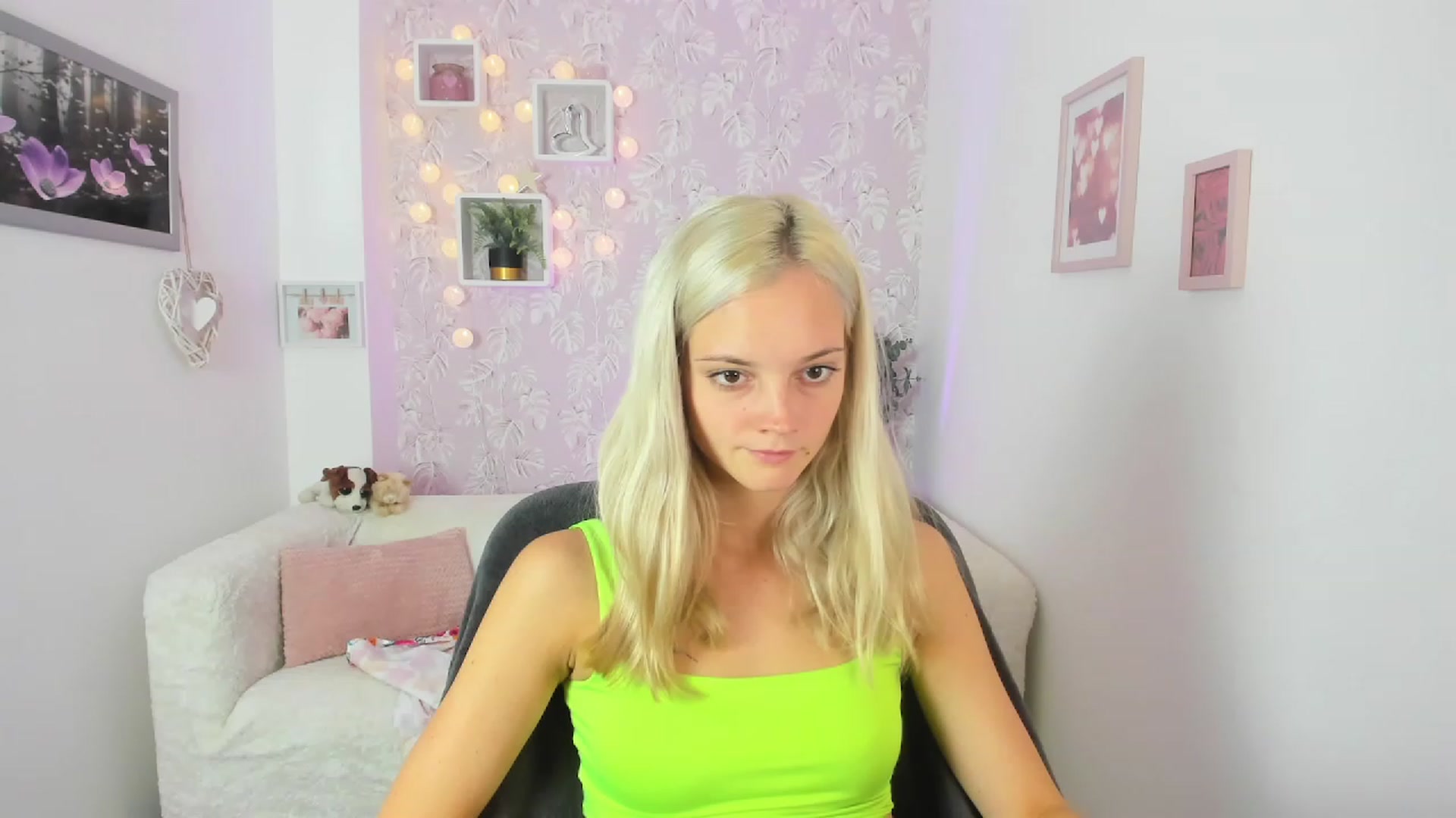 Gallery image thumbnail from Lexy_Belle18's myfreecams stream on, 07/31/2023, 09:08 image 16 of 20
