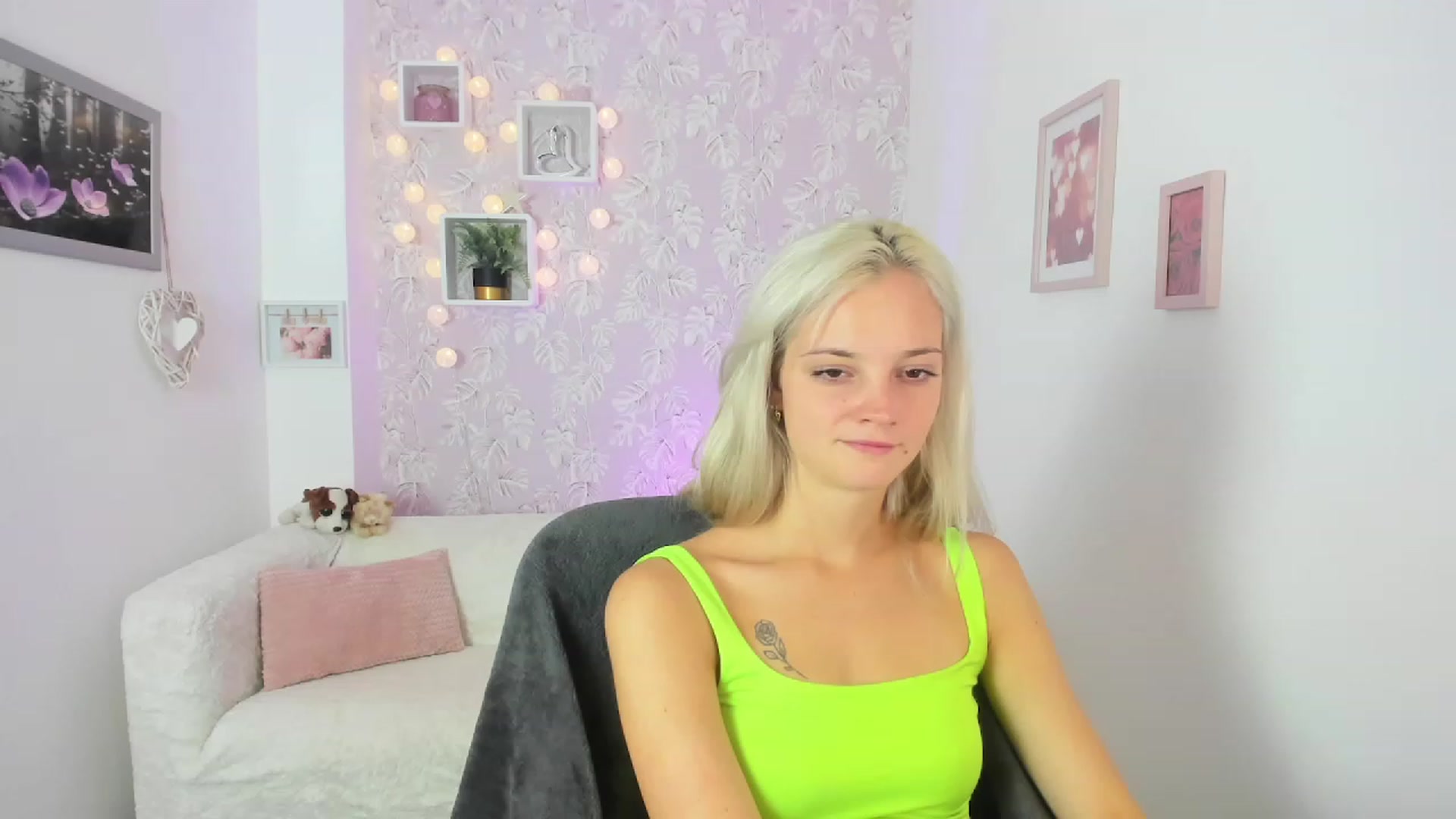 Gallery image thumbnail from Lexy_Belle18's myfreecams stream on, 07/31/2023, 09:08 image 6 of 20