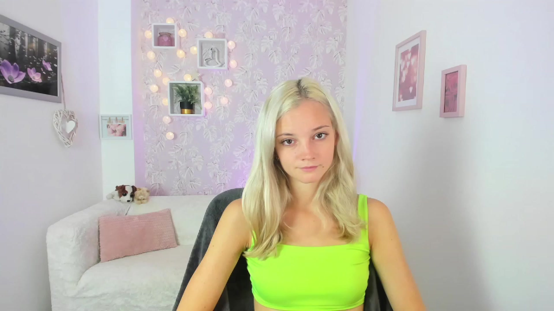 Gallery image thumbnail from Lexy_Belle18's myfreecams stream on, 07/31/2023, 09:08 image 2 of 20