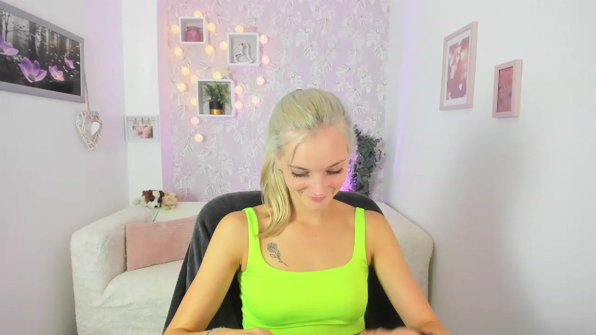 Gallery image thumbnail from Lexy_Belle18's myfreecams stream on, 07/31/2023, 13:10 image 6 of 20