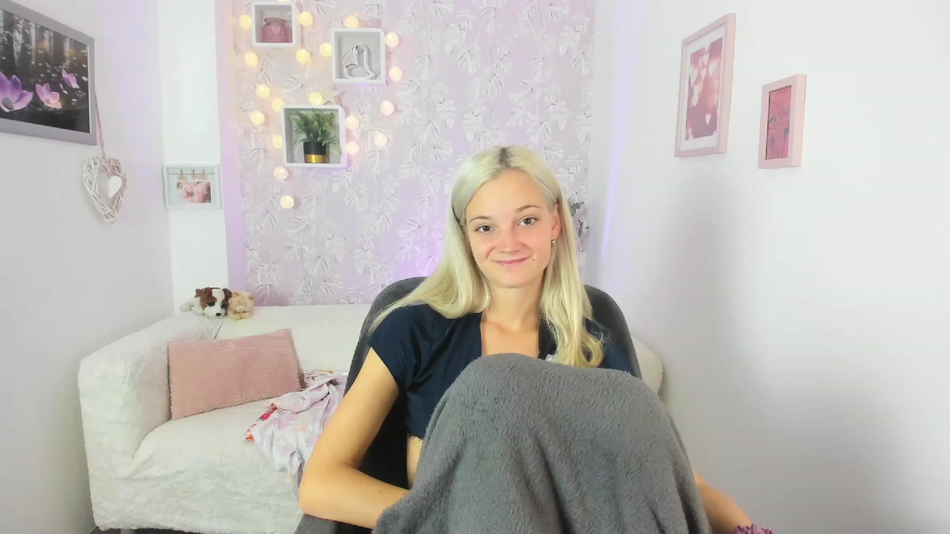 Gallery image thumbnail from Lexy_Belle18's myfreecams stream on, 08/04/2023, 09:49 image 9 of 20