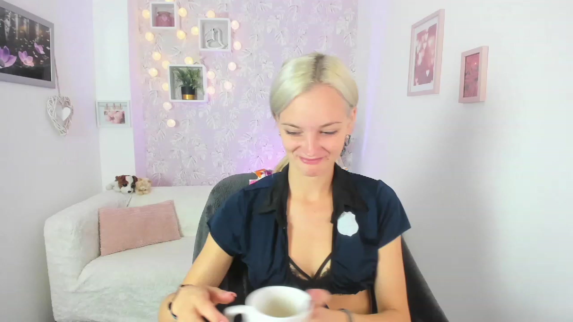 Gallery image thumbnail from Lexy_Belle18's myfreecams stream on, 08/04/2023, 09:49 image 18 of 20