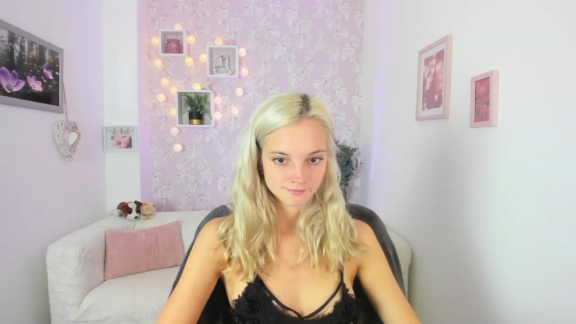 Gallery image thumbnail from Lexy_Belle18's myfreecams stream on, 08/07/2023, 08:15 image 12 of 20