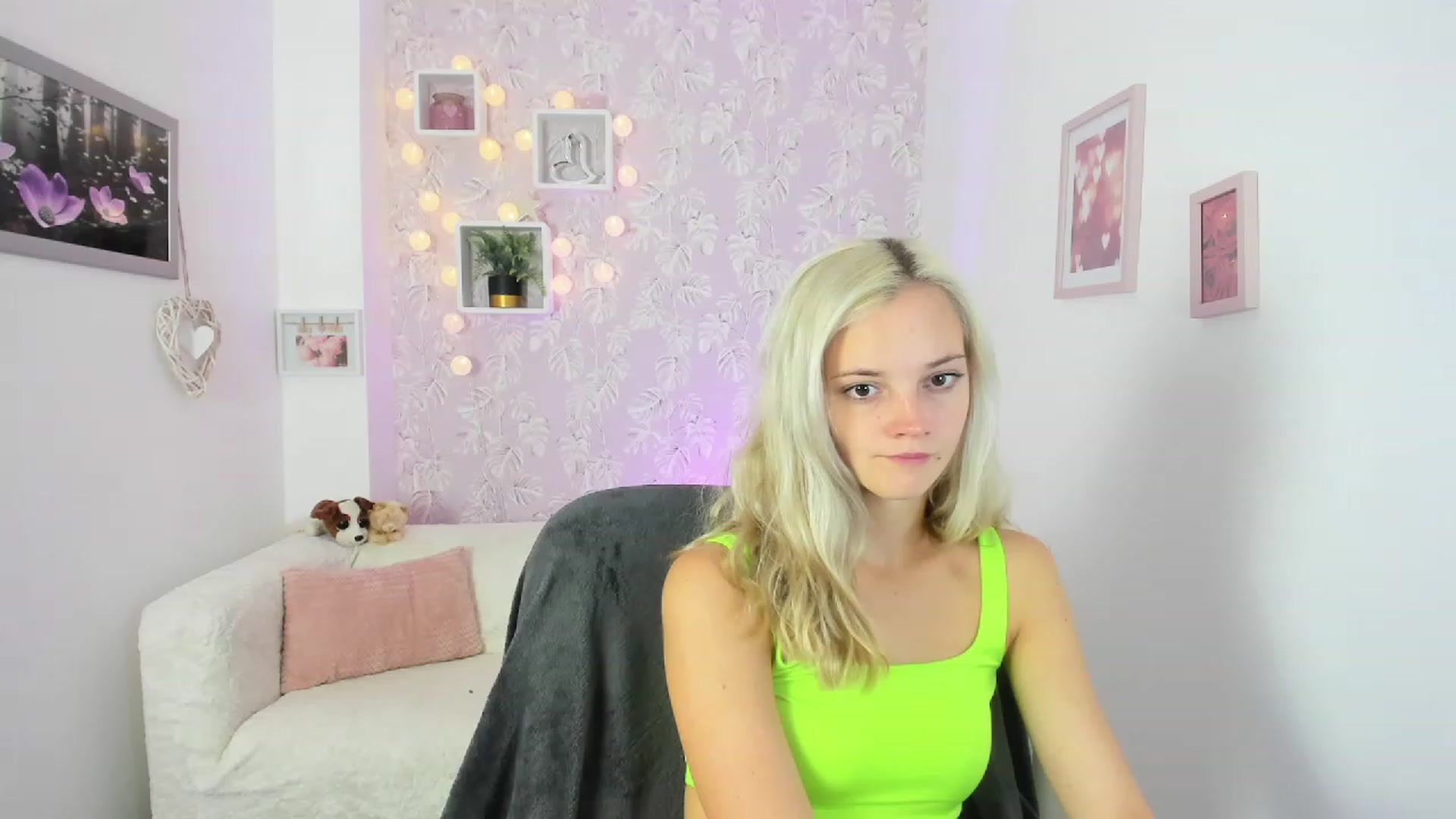 Gallery image thumbnail from Lexy_Belle18's myfreecams stream on, 08/08/2023, 09:56 image 7 of 20