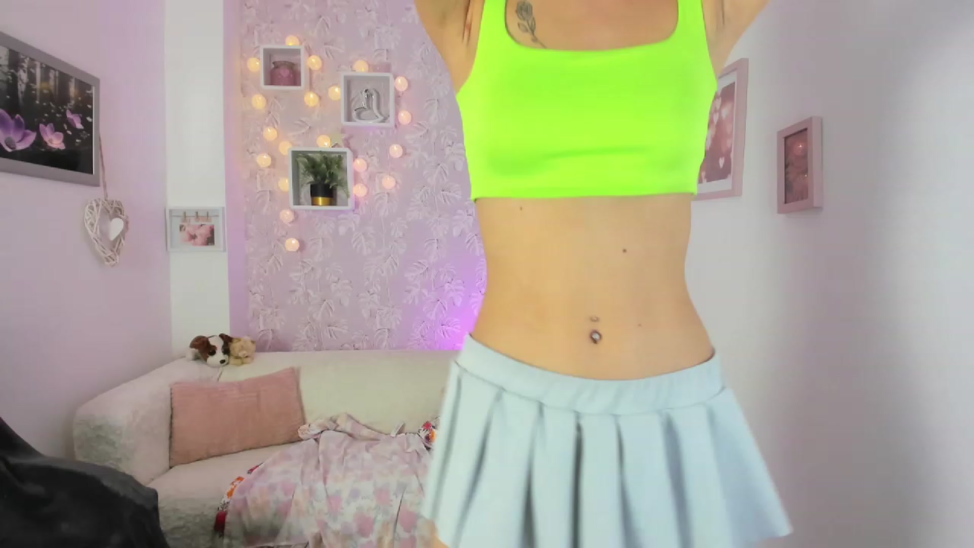 Gallery image thumbnail from Lexy_Belle18's myfreecams stream on, 08/08/2023, 09:56 image 10 of 20