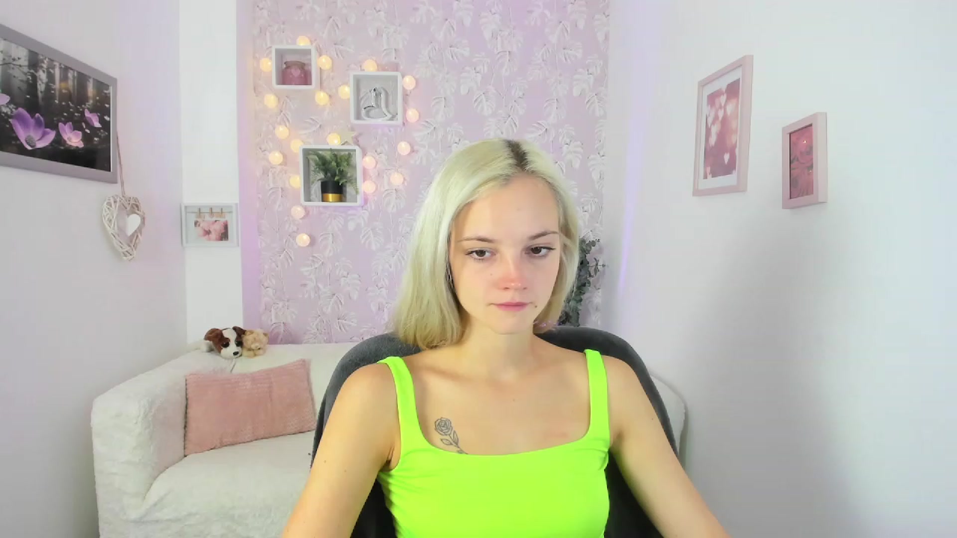 Gallery image thumbnail from Lexy_Belle18's myfreecams stream on, 08/08/2023, 09:56 image 6 of 20