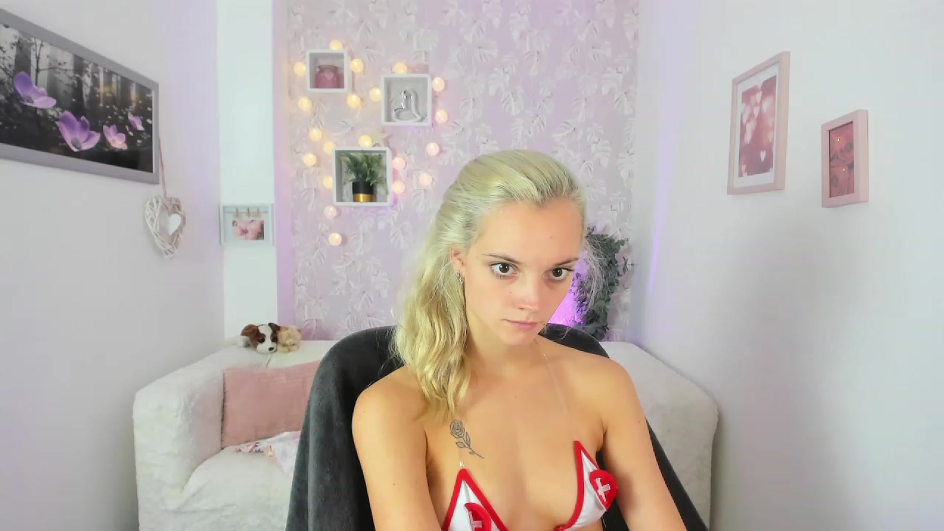 Gallery image thumbnail from Lexy_Belle18's myfreecams stream on, 08/09/2023, 10:12 image 17 of 20