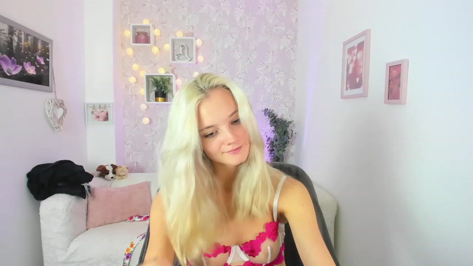 Gallery image thumbnail from Lexy_Belle18's myfreecams stream on, 08/10/2023, 11:12 image 20 of 20