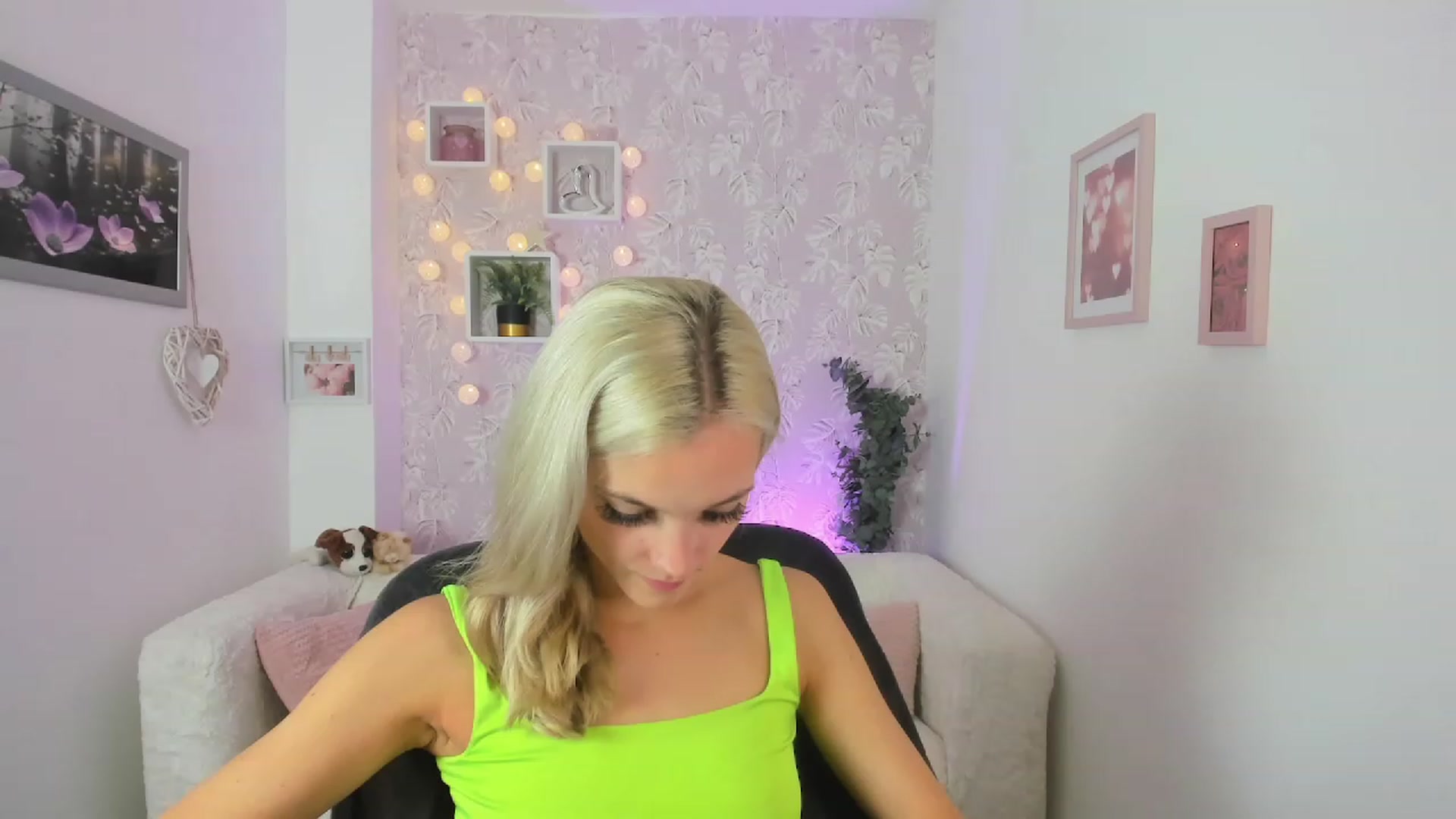 Gallery image thumbnail from Lexy_Belle18's myfreecams stream on, 08/11/2023, 08:00 image 13 of 20