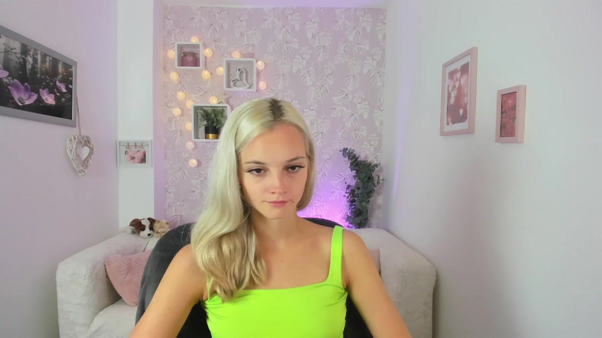 Gallery image thumbnail from Lexy_Belle18's myfreecams stream on, 08/11/2023, 08:00 image 16 of 20