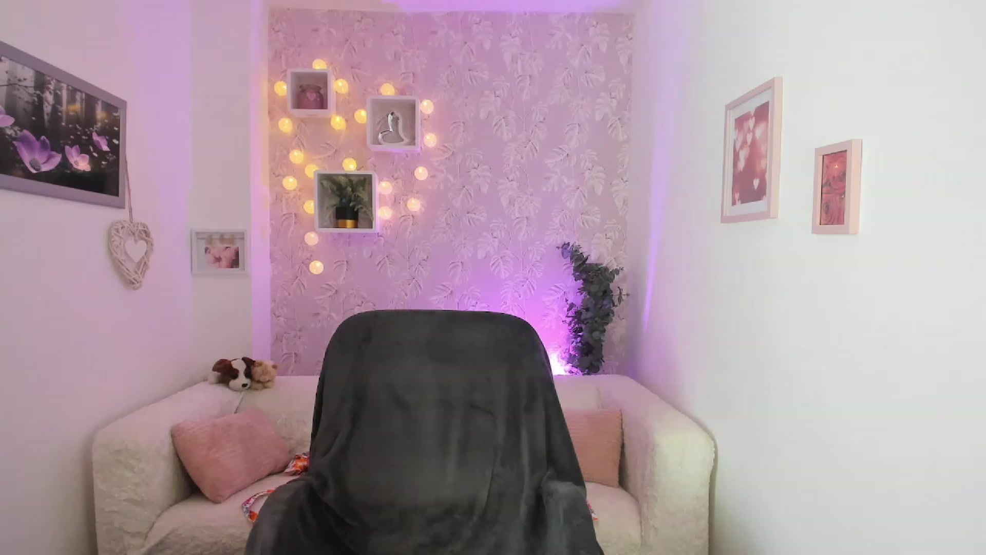 Gallery image thumbnail from Lexy_Belle18's myfreecams stream on, 08/11/2023, 08:00 image 18 of 20
