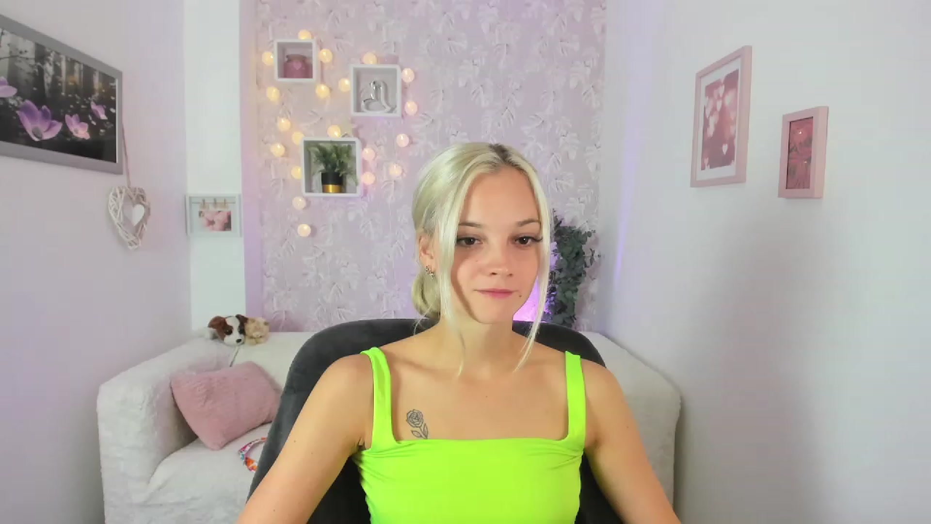 Gallery image thumbnail from Lexy_Belle18's myfreecams stream on, 08/11/2023, 09:10 image 18 of 20