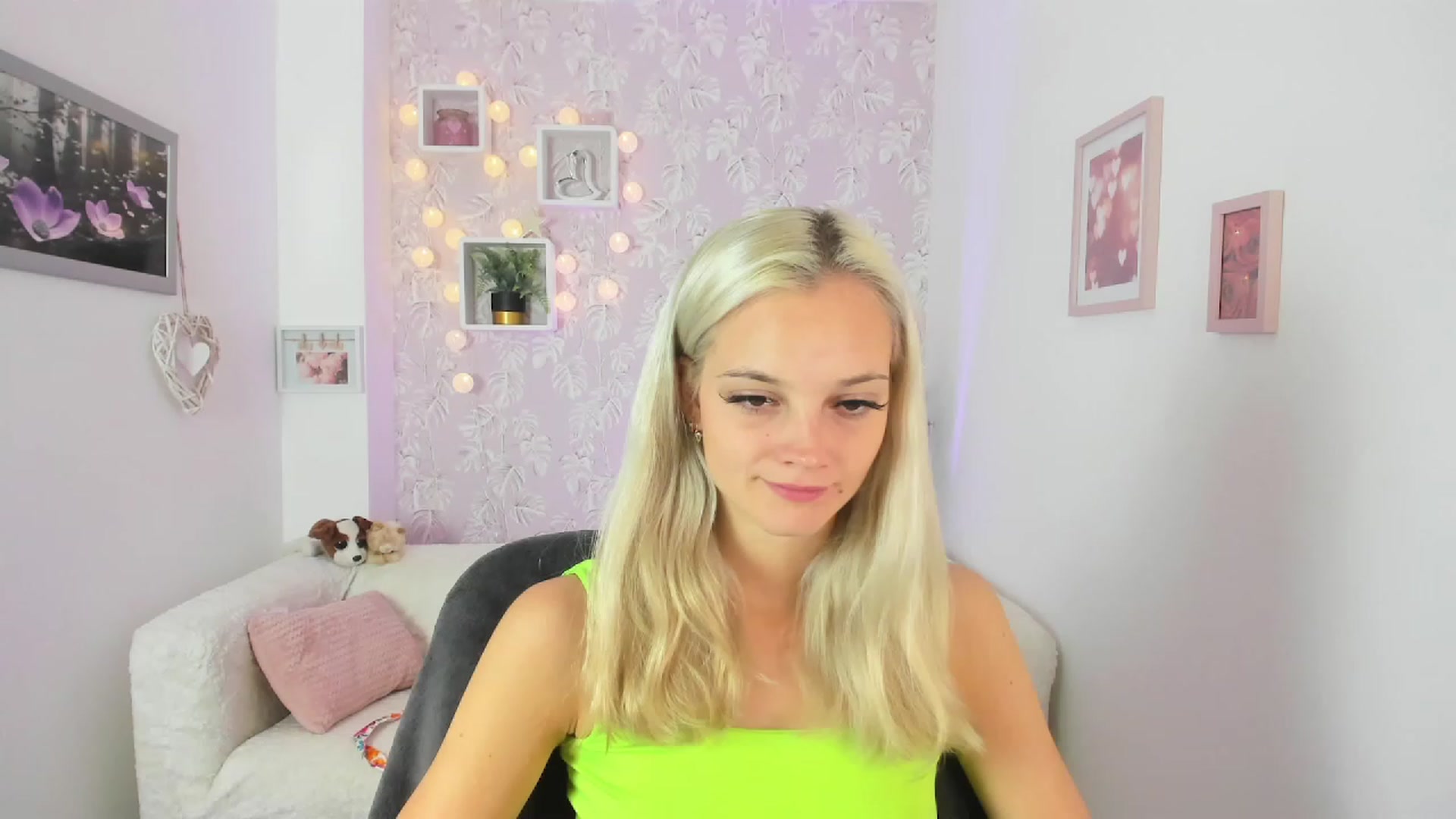 Gallery image thumbnail from Lexy_Belle18's myfreecams stream on, 08/11/2023, 09:10 image 12 of 20
