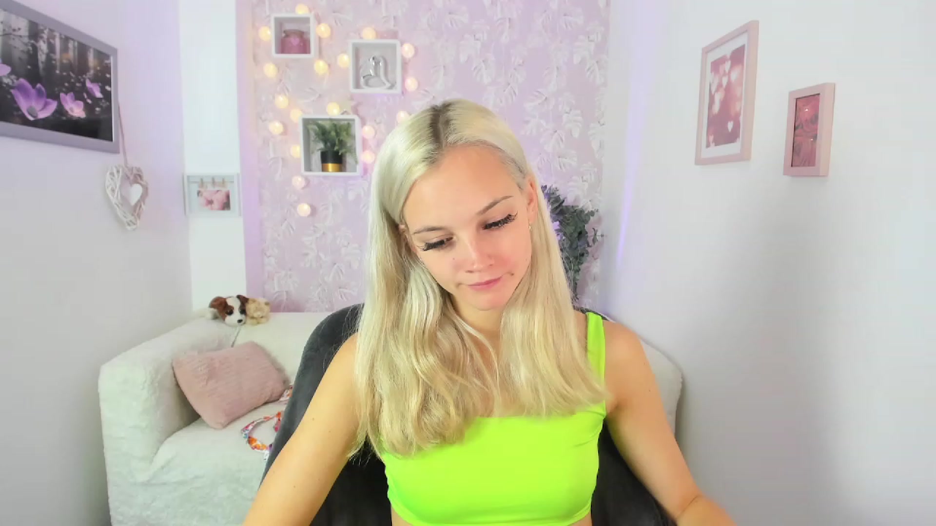Gallery image thumbnail from Lexy_Belle18's myfreecams stream on, 08/11/2023, 09:10 image 13 of 20