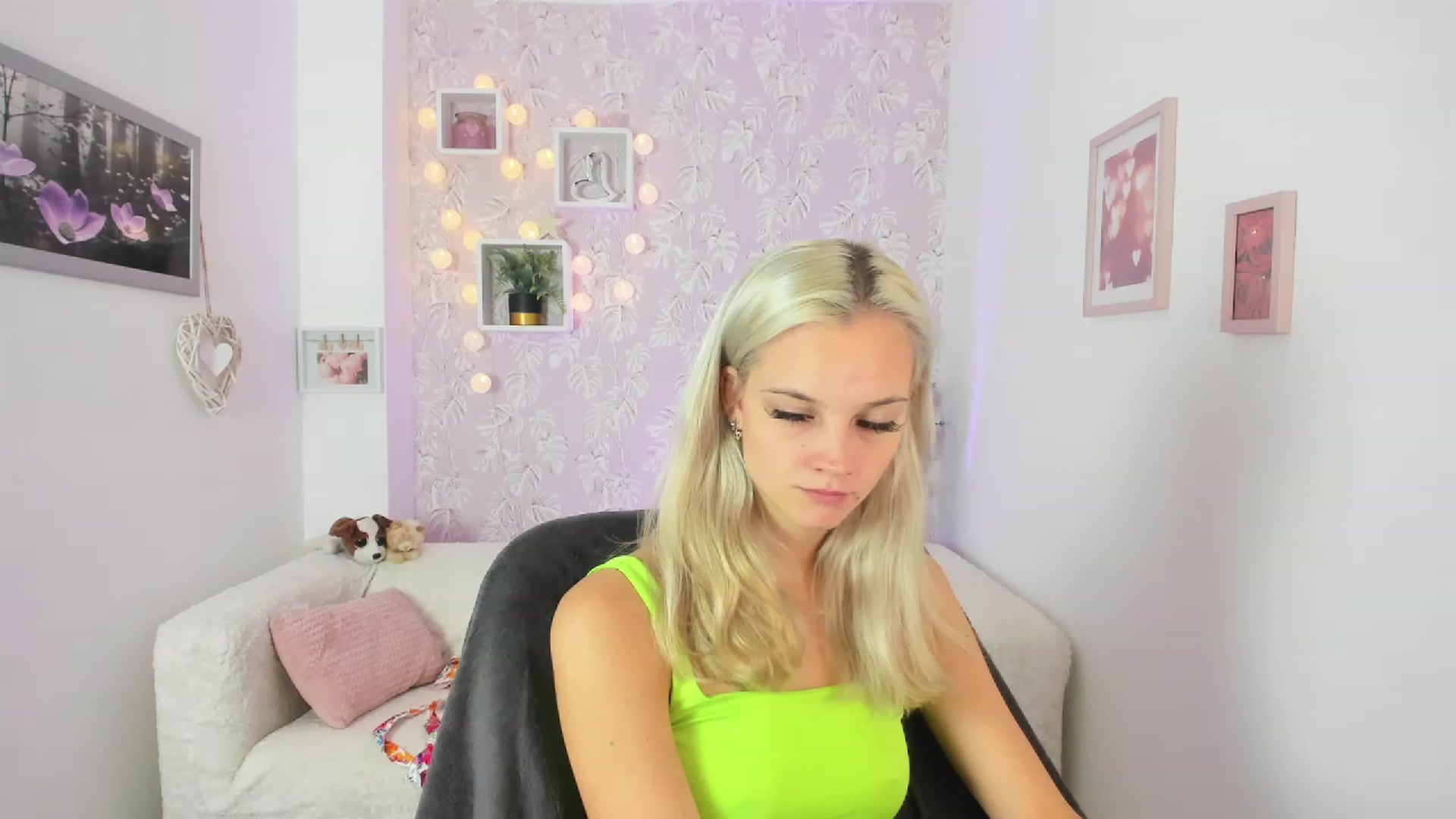 Gallery image thumbnail from Lexy_Belle18's myfreecams stream on, 08/11/2023, 09:10 image 11 of 20