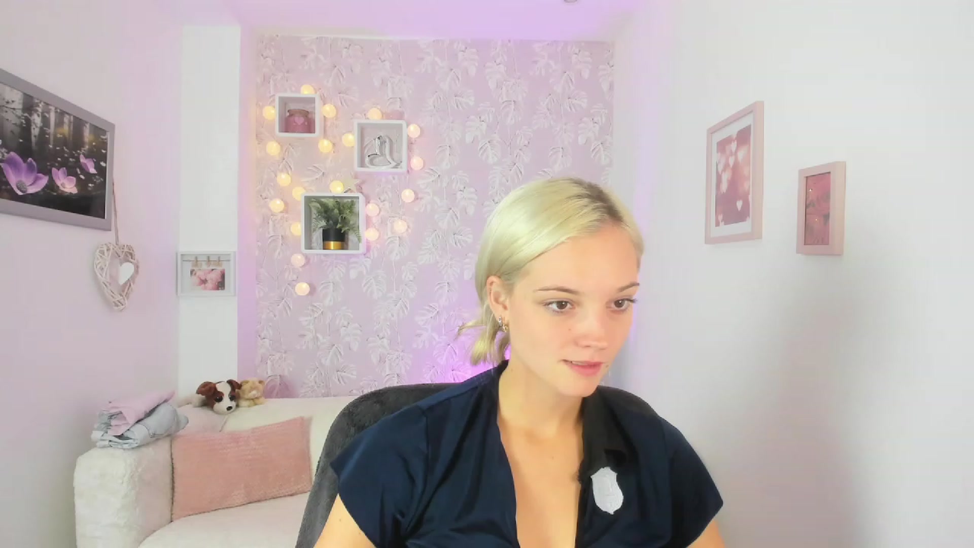 Gallery image thumbnail from Lexy_Belle18's myfreecams stream on, 08/23/2023, 11:02 image 7 of 20