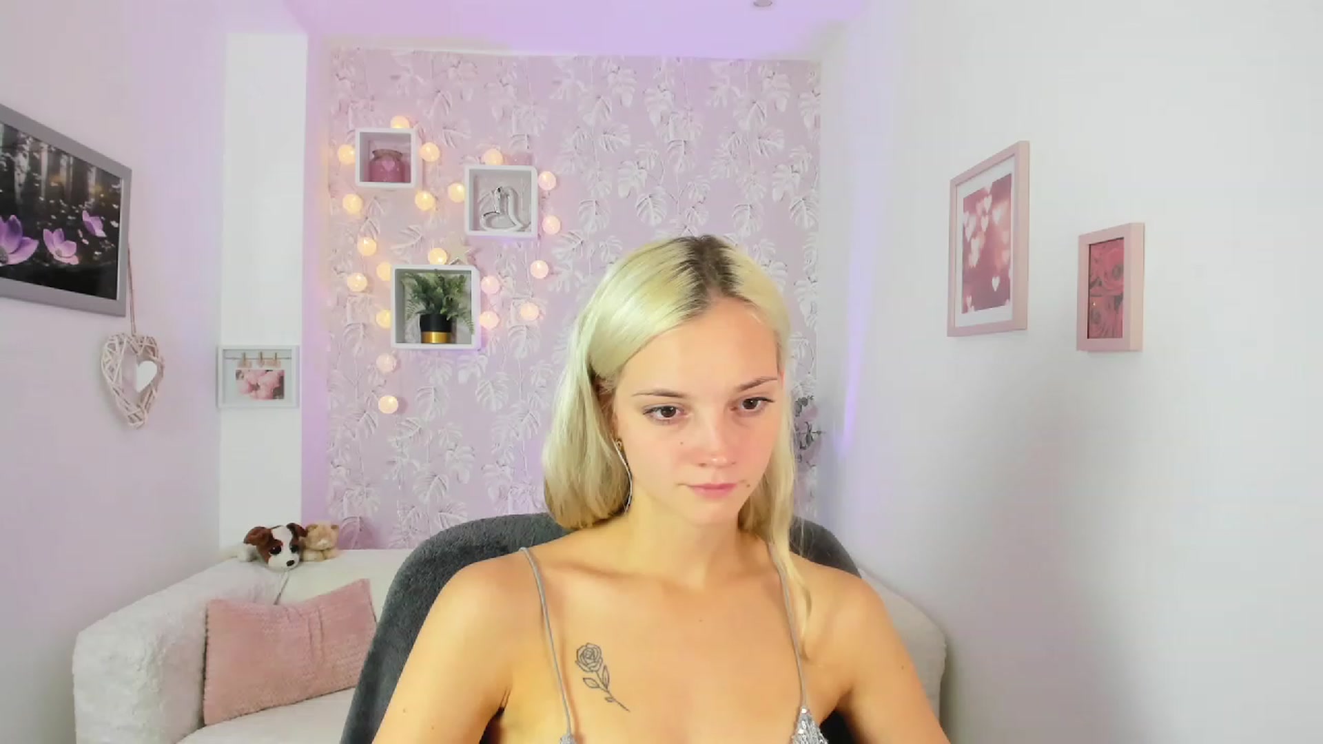 Gallery image thumbnail from Lexy_Belle18's myfreecams stream on, 08/31/2023, 11:21 image 7 of 20