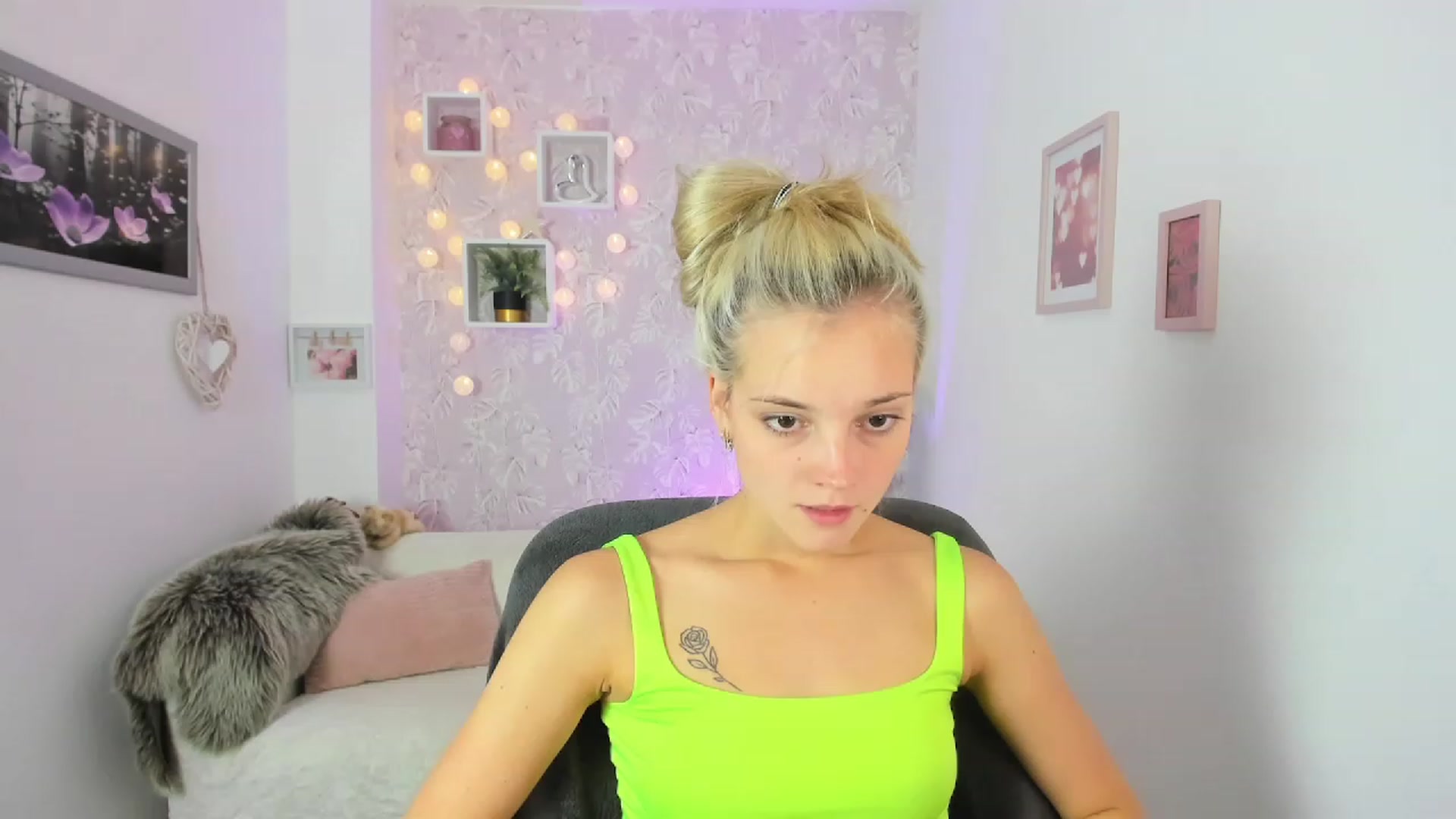 Gallery image thumbnail from Lexy_Belle18's myfreecams stream on, 09/04/2023, 11:35 image 13 of 20