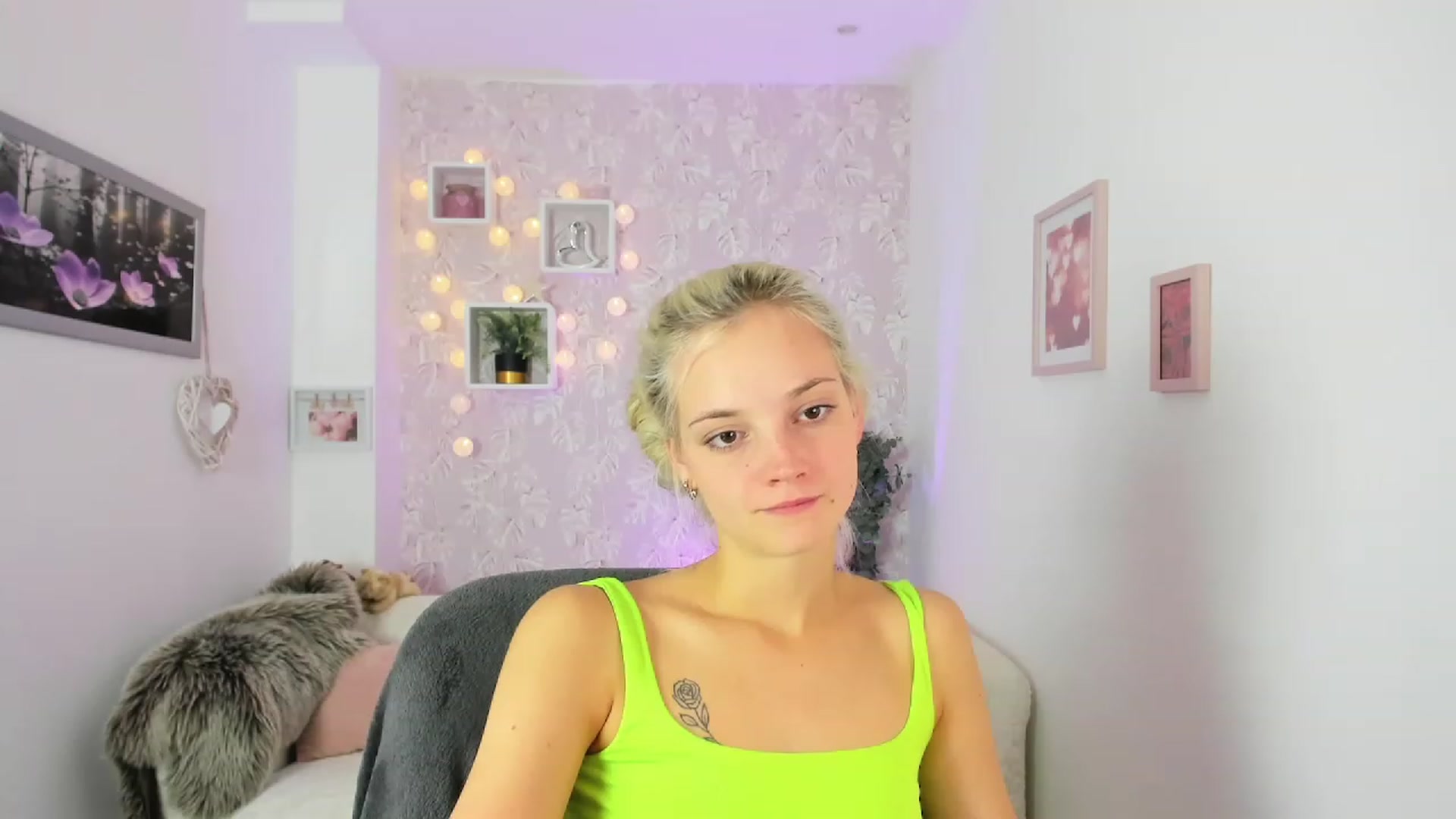 Gallery image thumbnail from Lexy_Belle18's myfreecams stream on, 09/04/2023, 11:35 image 20 of 20