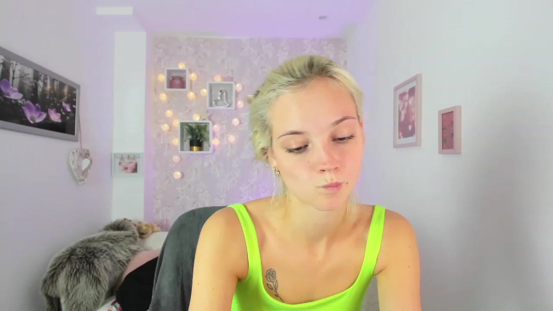 Gallery image thumbnail from Lexy_Belle18's myfreecams stream on, 09/04/2023, 12:05 image 14 of 20