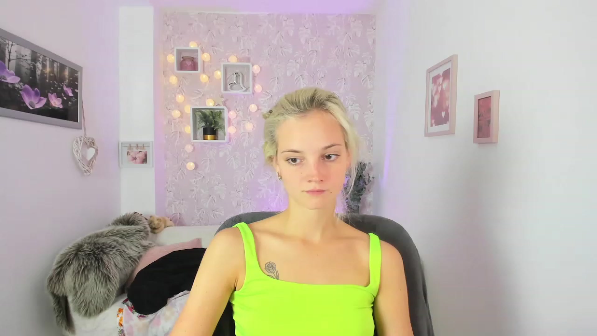 Gallery image thumbnail from Lexy_Belle18's myfreecams stream on, 09/04/2023, 12:05 image 6 of 20