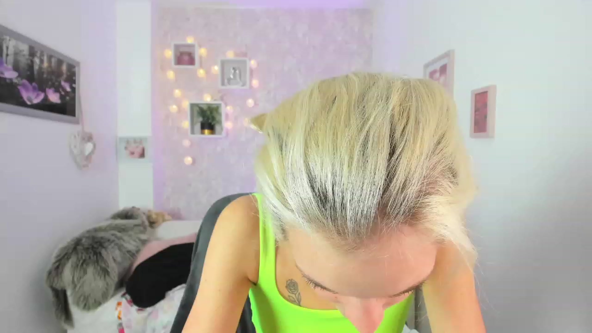 Gallery image thumbnail from Lexy_Belle18's myfreecams stream on, 09/04/2023, 12:05 image 1 of 20