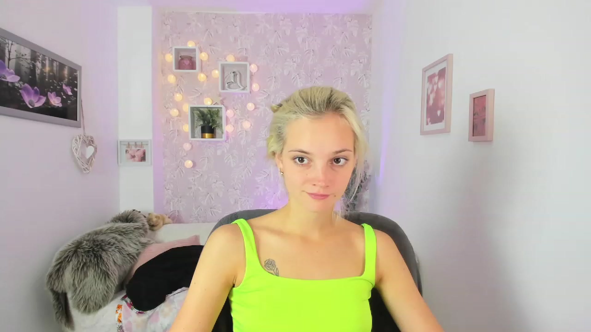 Gallery image thumbnail from Lexy_Belle18's myfreecams stream on, 09/04/2023, 12:05 image 4 of 20