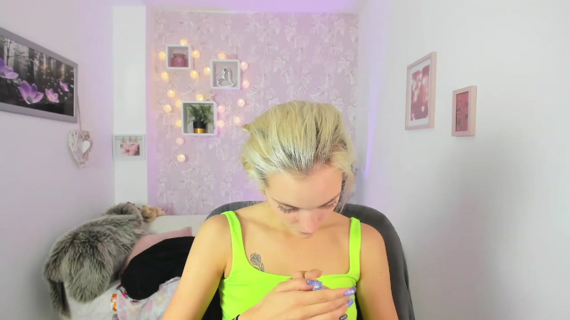Gallery image thumbnail from Lexy_Belle18's myfreecams stream on, 09/04/2023, 12:05 image 5 of 20