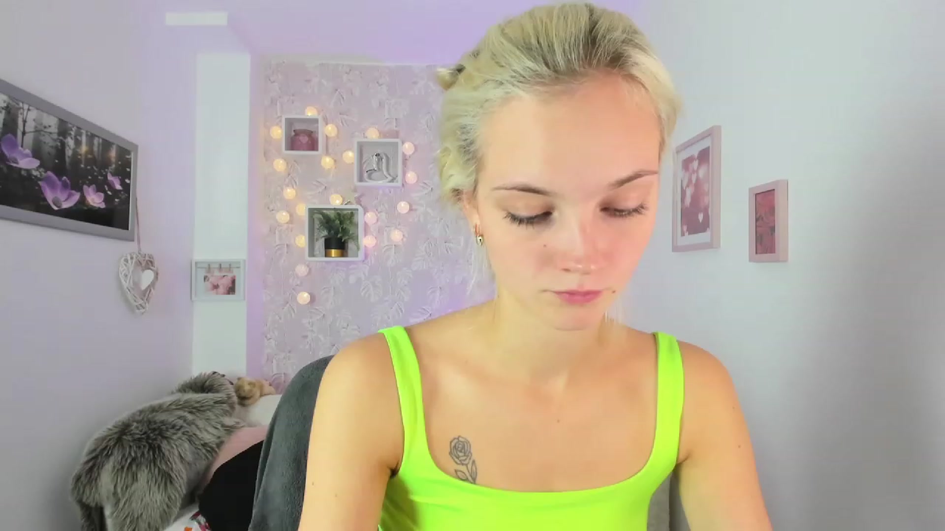 Gallery image thumbnail from Lexy_Belle18's myfreecams stream on, 09/04/2023, 12:05 image 17 of 20