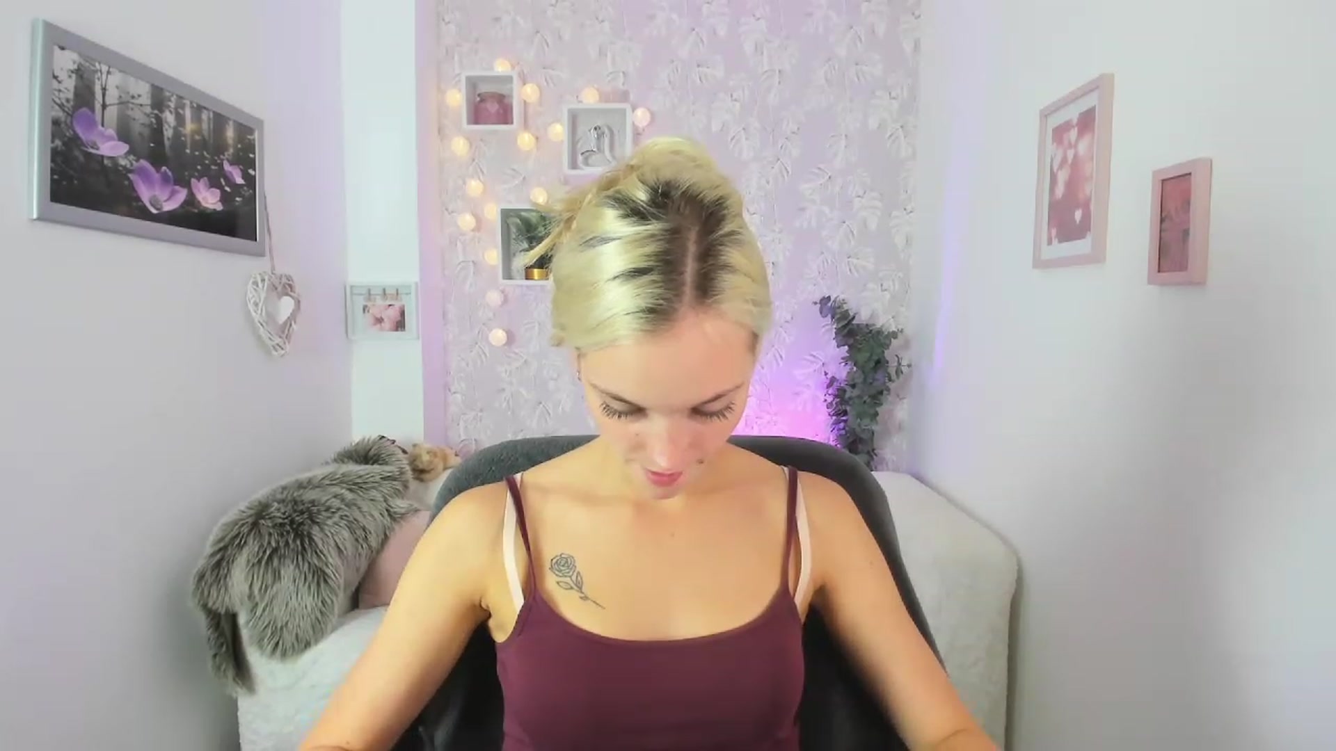 Gallery image thumbnail from Lexy_Belle18's myfreecams stream on, 09/05/2023, 11:23 image 7 of 20