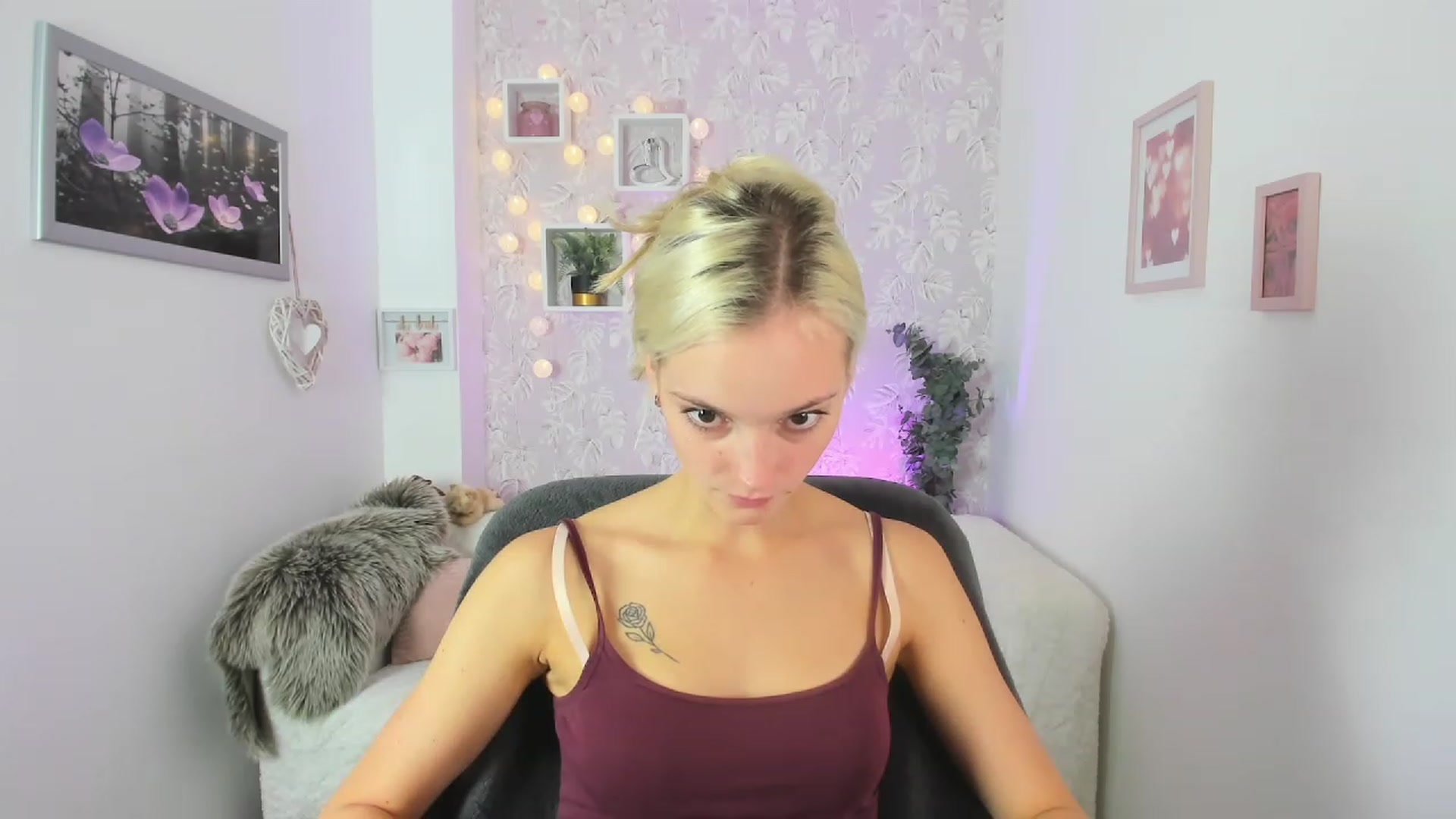 Gallery image thumbnail from Lexy_Belle18's myfreecams stream on, 09/05/2023, 11:23 image 5 of 20