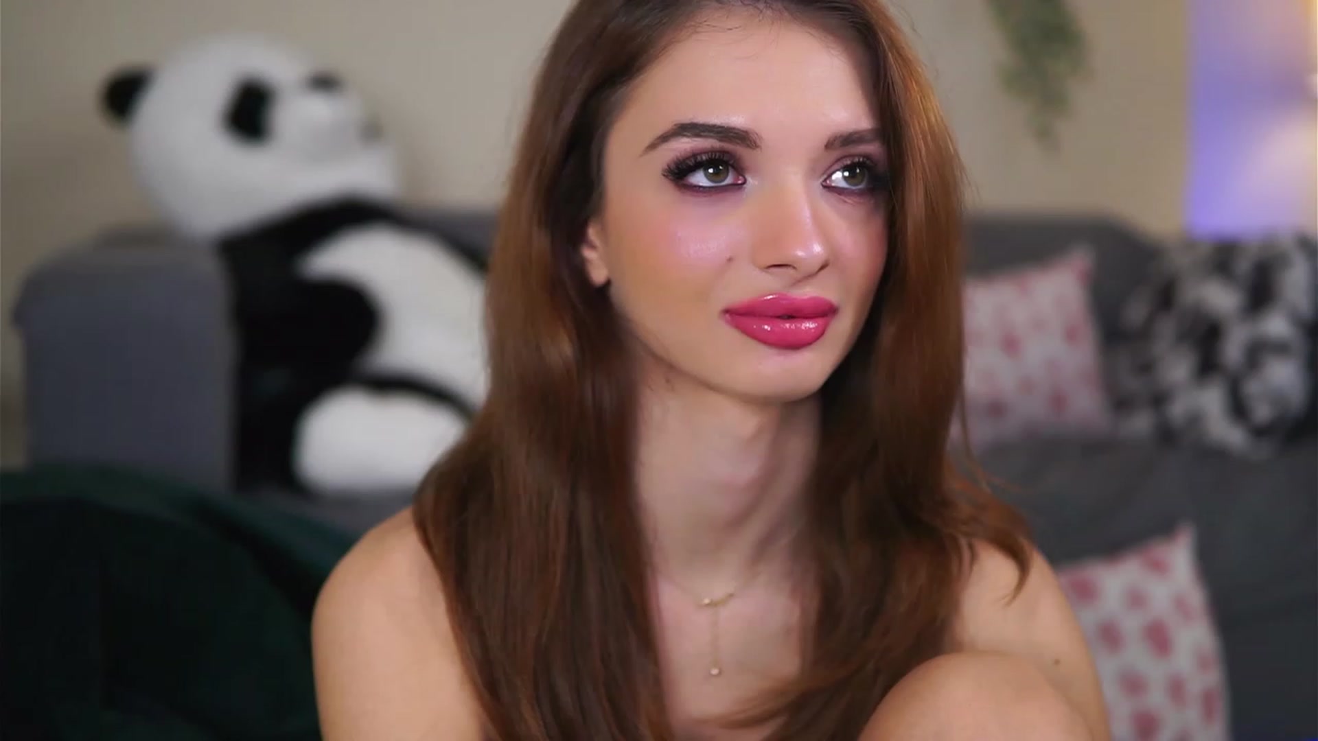 Gallery image thumbnail from LeyaMeyers's myfreecams stream on, 12/08/2022, 08:21 image 11 of 20