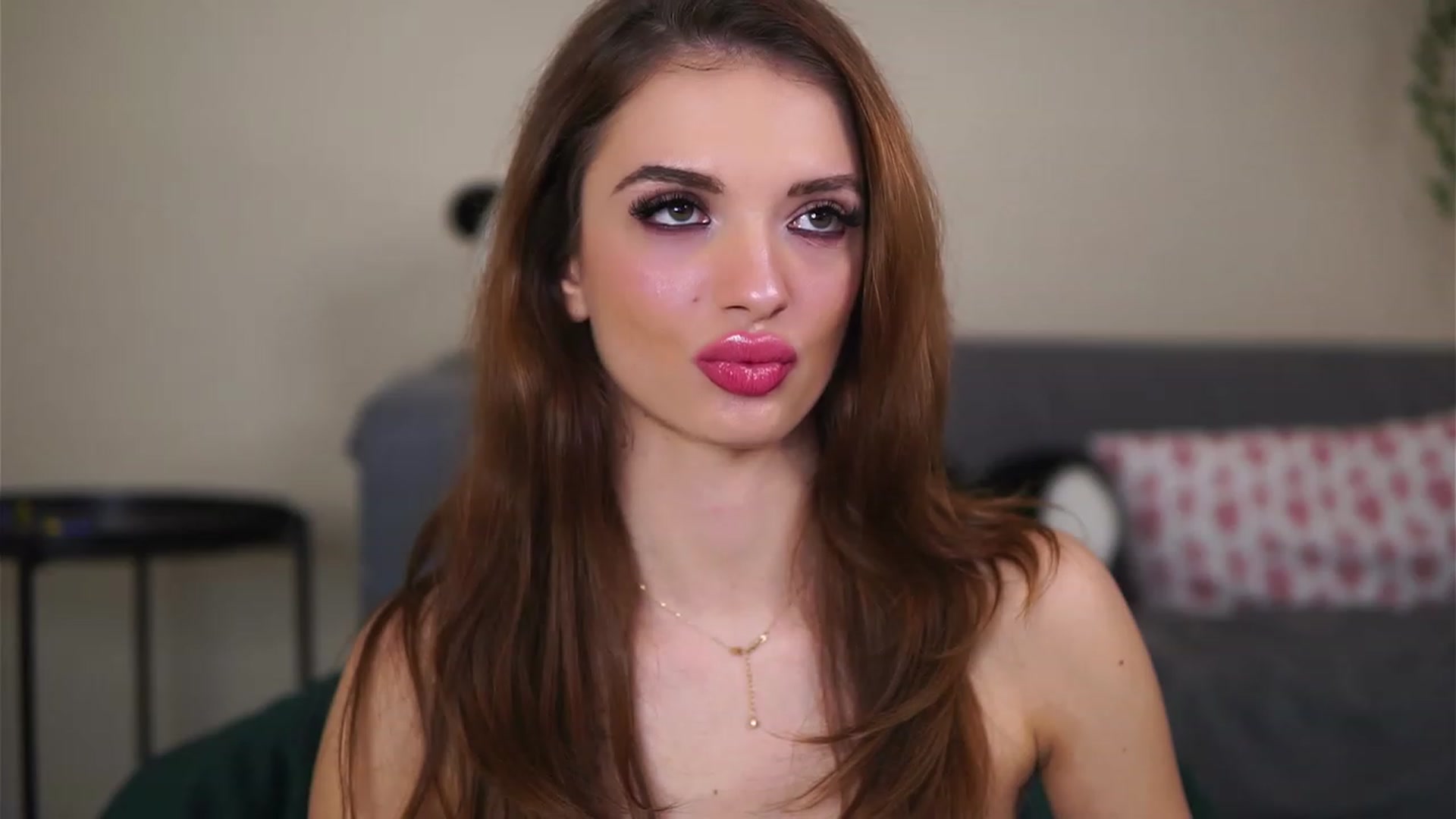 Gallery image thumbnail from LeyaMeyers's myfreecams stream on, 12/08/2022, 08:21 image 19 of 20