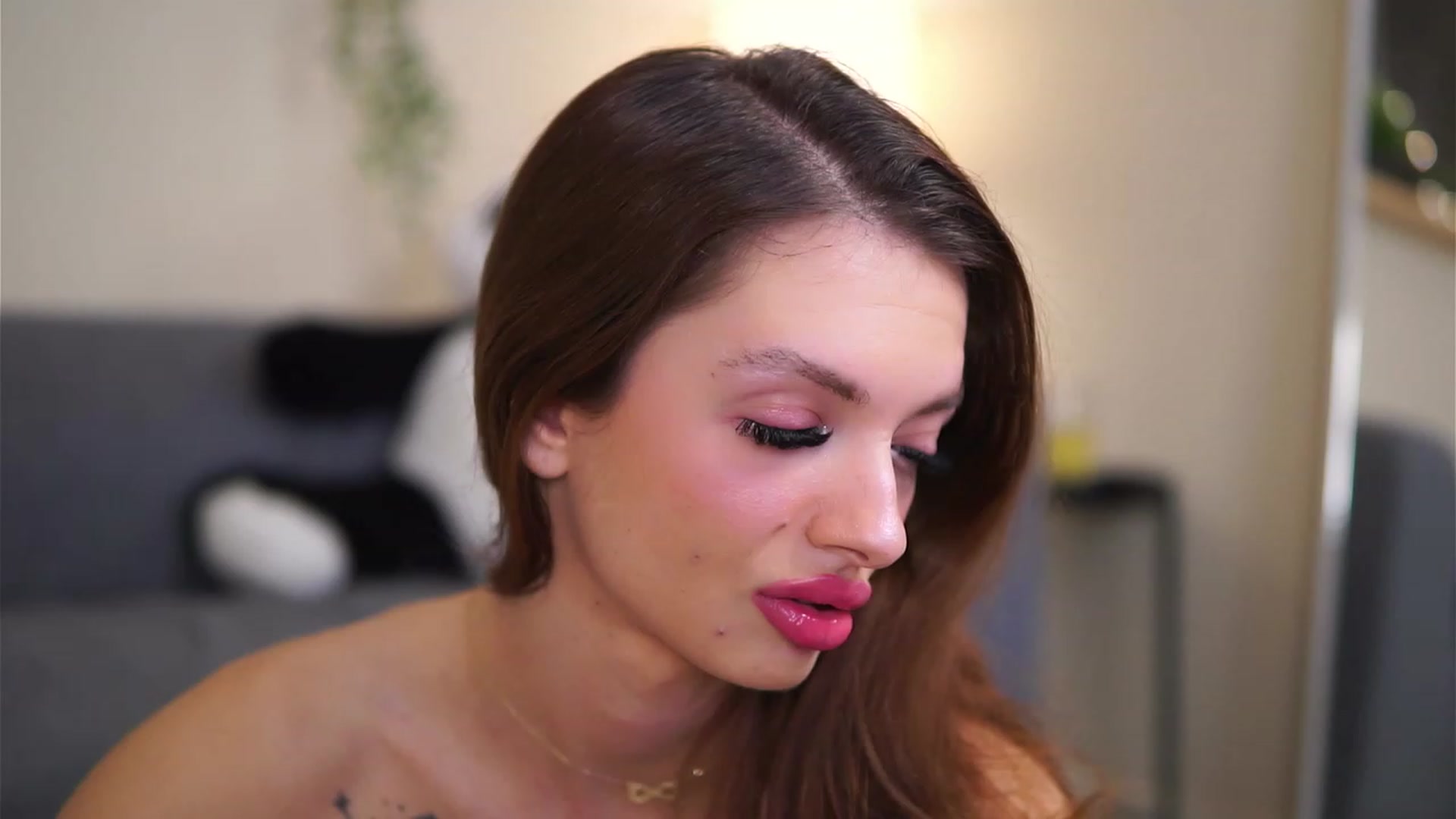 Gallery image thumbnail from LeyaMeyers's myfreecams stream on, 12/24/2022, 07:39 image 6 of 20