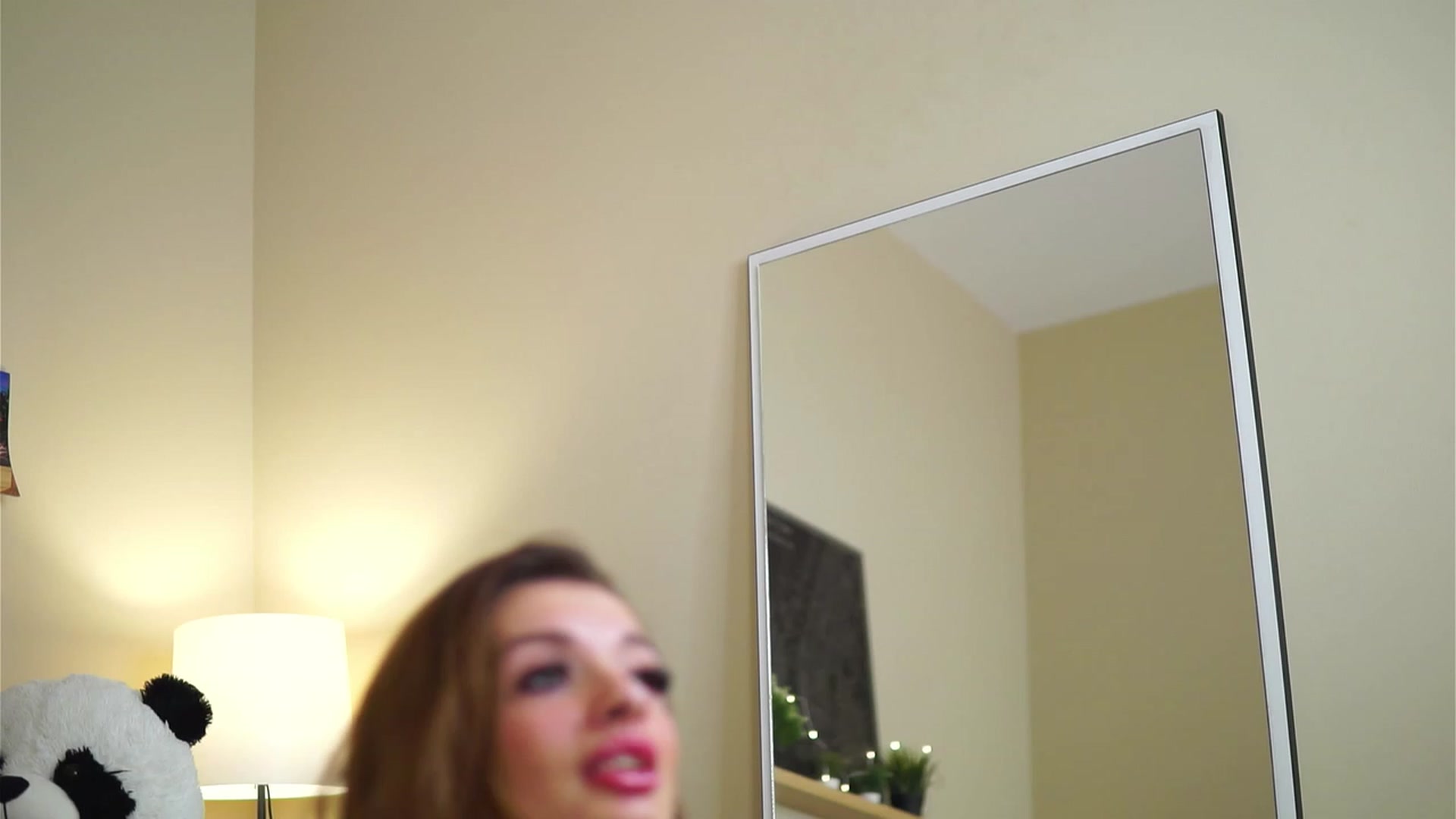 Gallery image thumbnail from LeyaMeyers's myfreecams stream on, 12/25/2022, 11:19 image 3 of 20