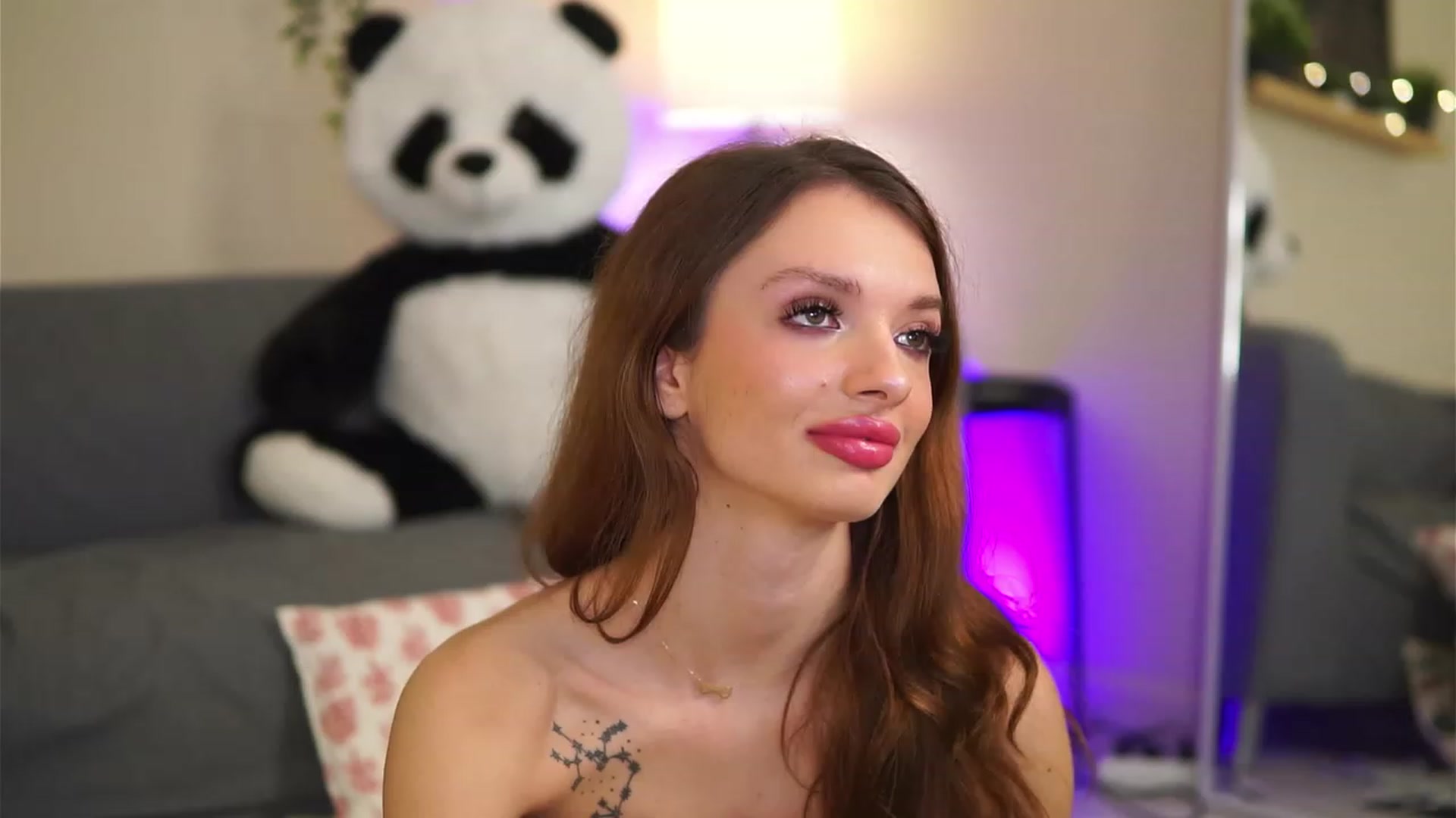 Gallery image thumbnail from LeyaMeyers's myfreecams stream on, 01/12/2023, 09:09 image 15 of 20