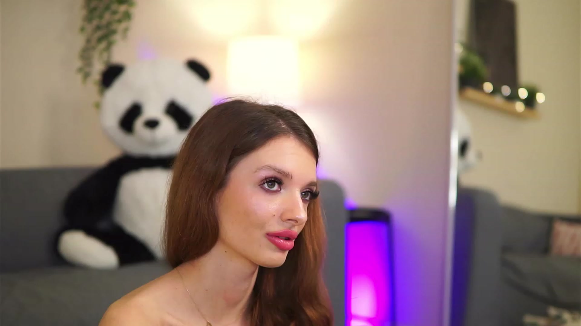 Gallery image thumbnail from LeyaMeyers's myfreecams stream on, 01/12/2023, 11:54 image 4 of 20