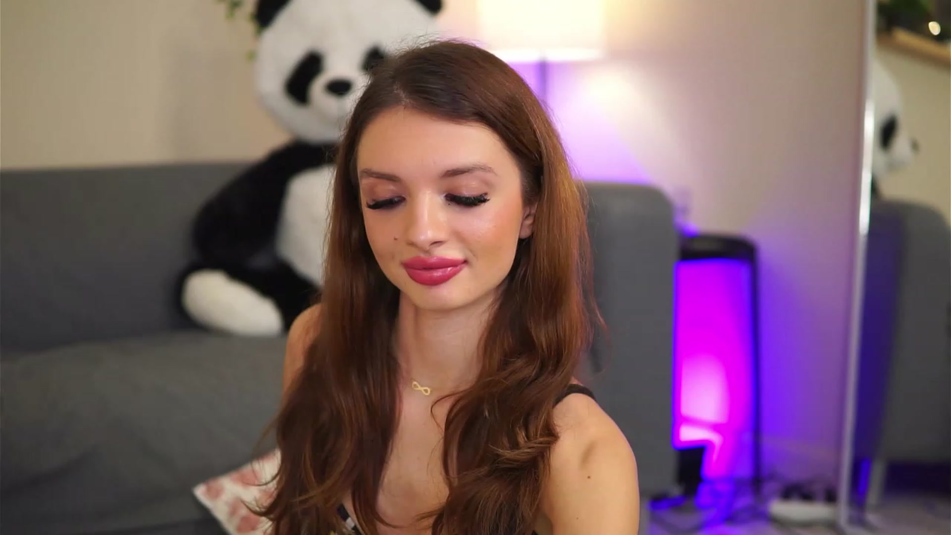 Gallery image thumbnail from LeyaMeyers's myfreecams stream on, 01/12/2023, 11:54 image 19 of 20