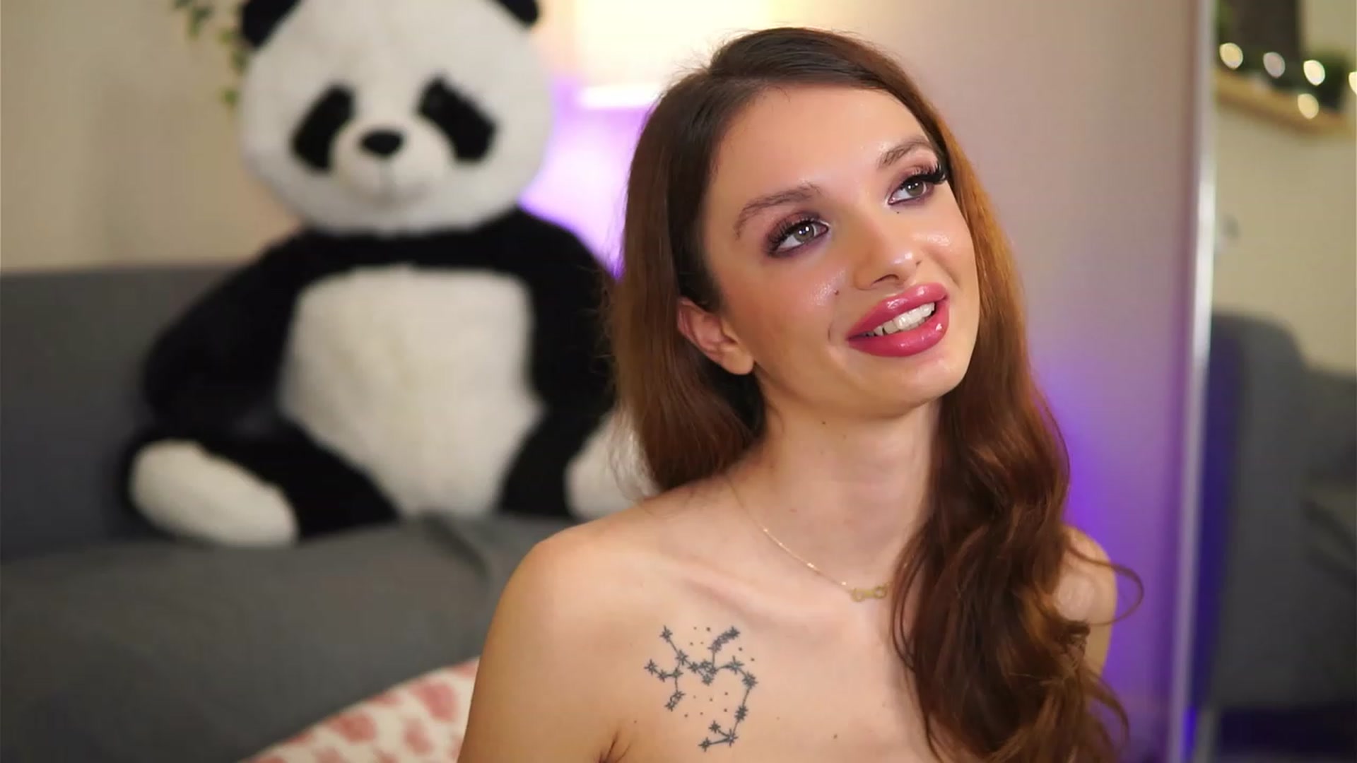 Gallery image thumbnail from LeyaMeyers's myfreecams stream on, 01/12/2023, 11:54 image 10 of 20