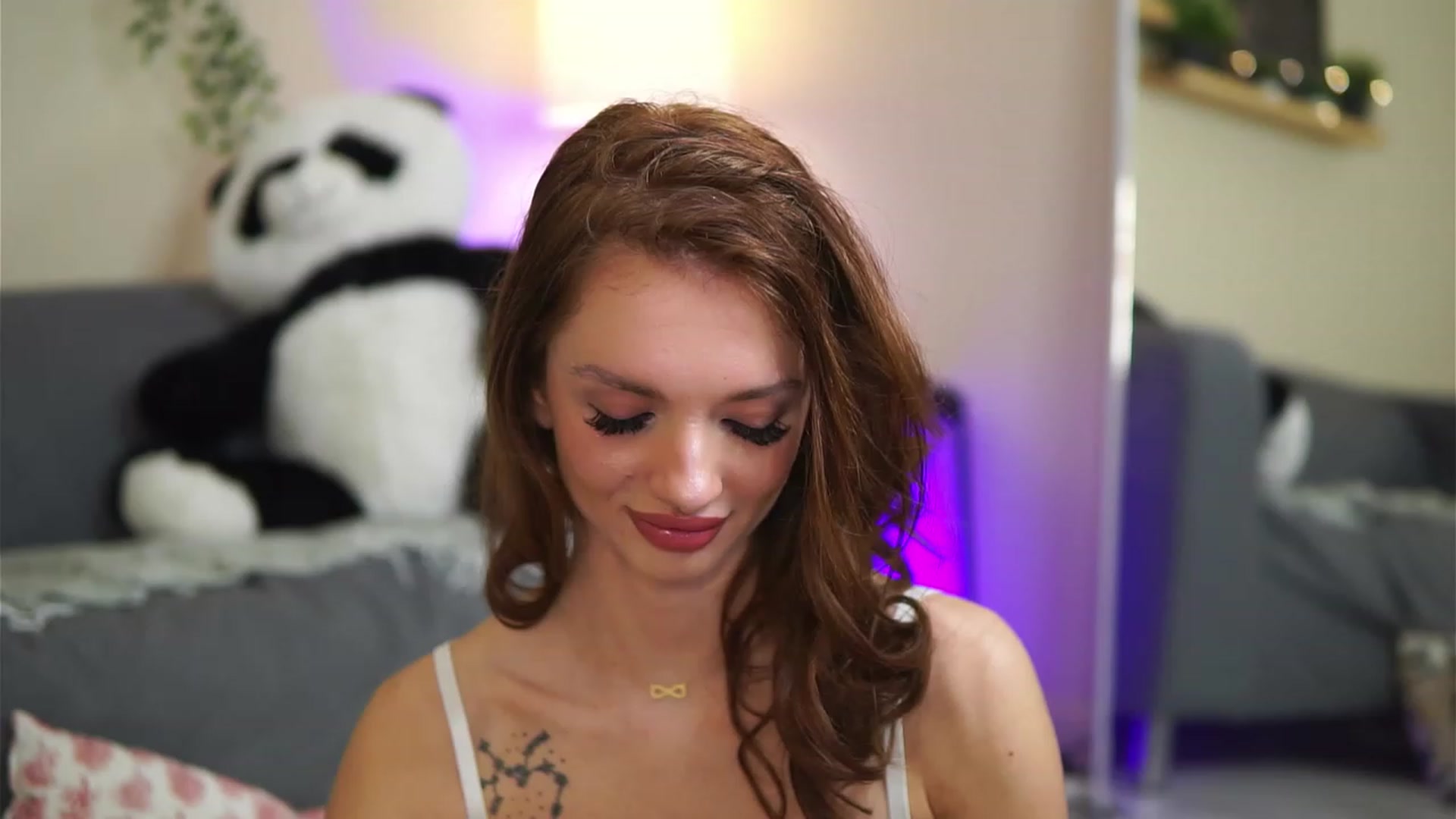 Gallery image thumbnail from LeyaMeyers's myfreecams stream on, 01/17/2023, 09:10 image 3 of 20