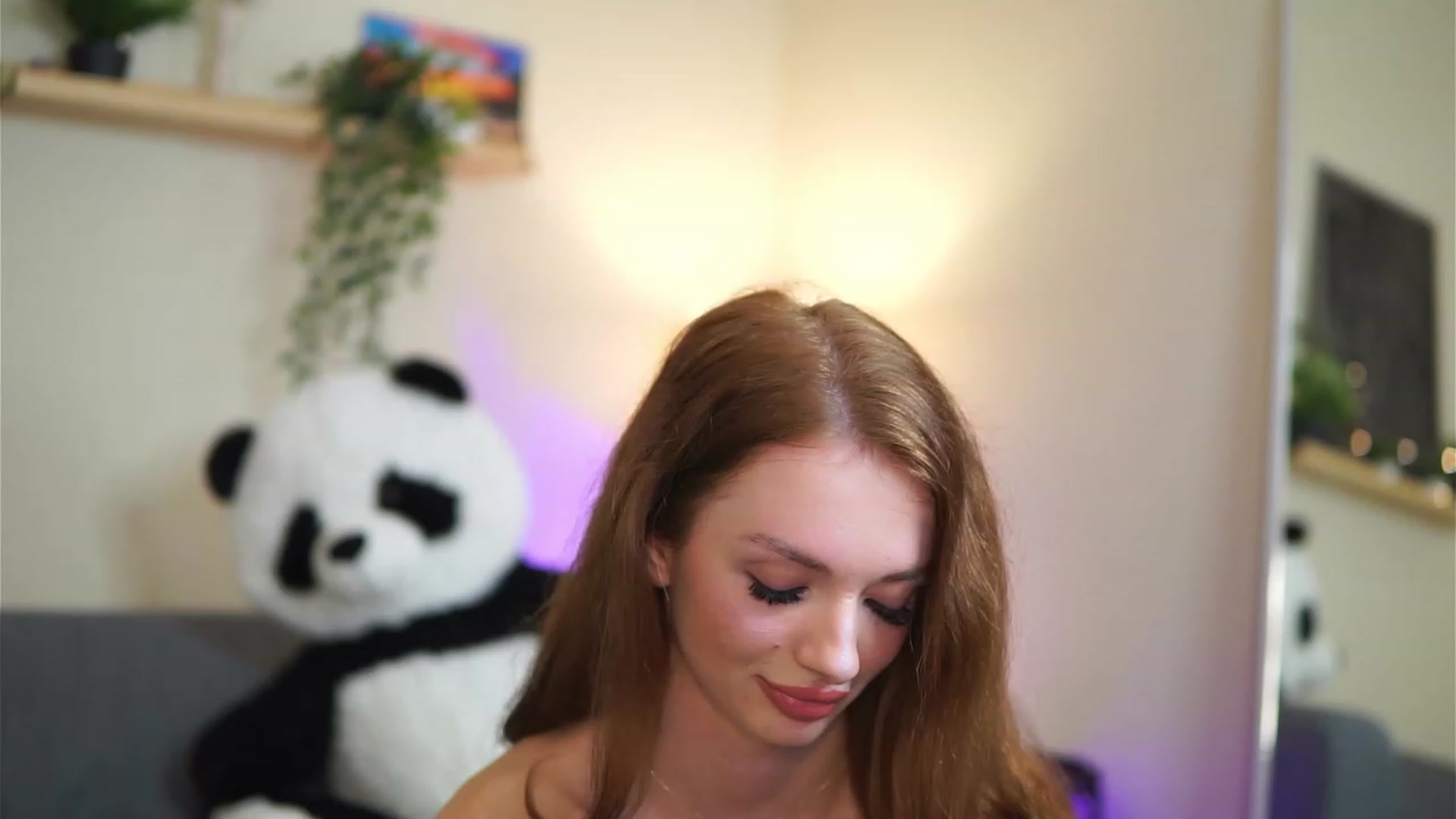 Gallery image thumbnail from LeyaMeyers's myfreecams stream on, 01/18/2023, 08:28 image 7 of 20