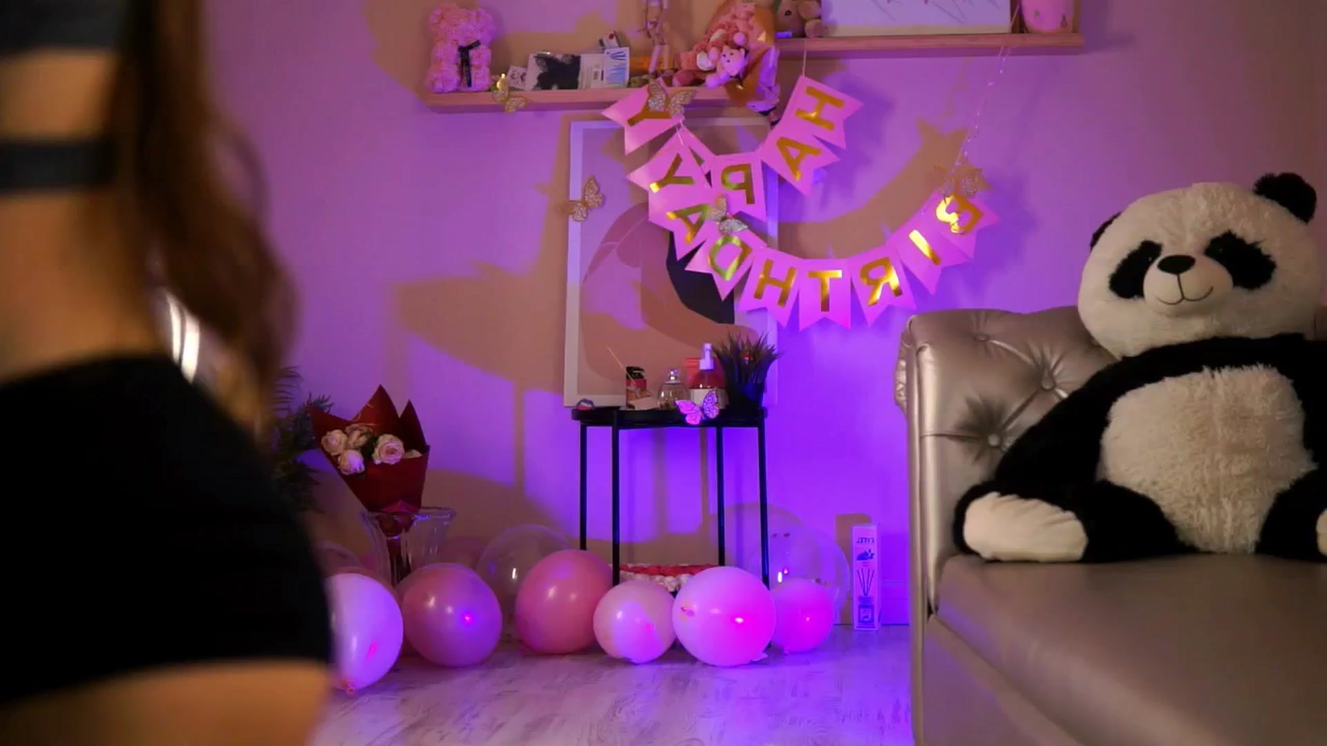 Gallery image thumbnail from LeyaMeyers's myfreecams stream on, 12/17/2024, 05:46 image 19 of 20